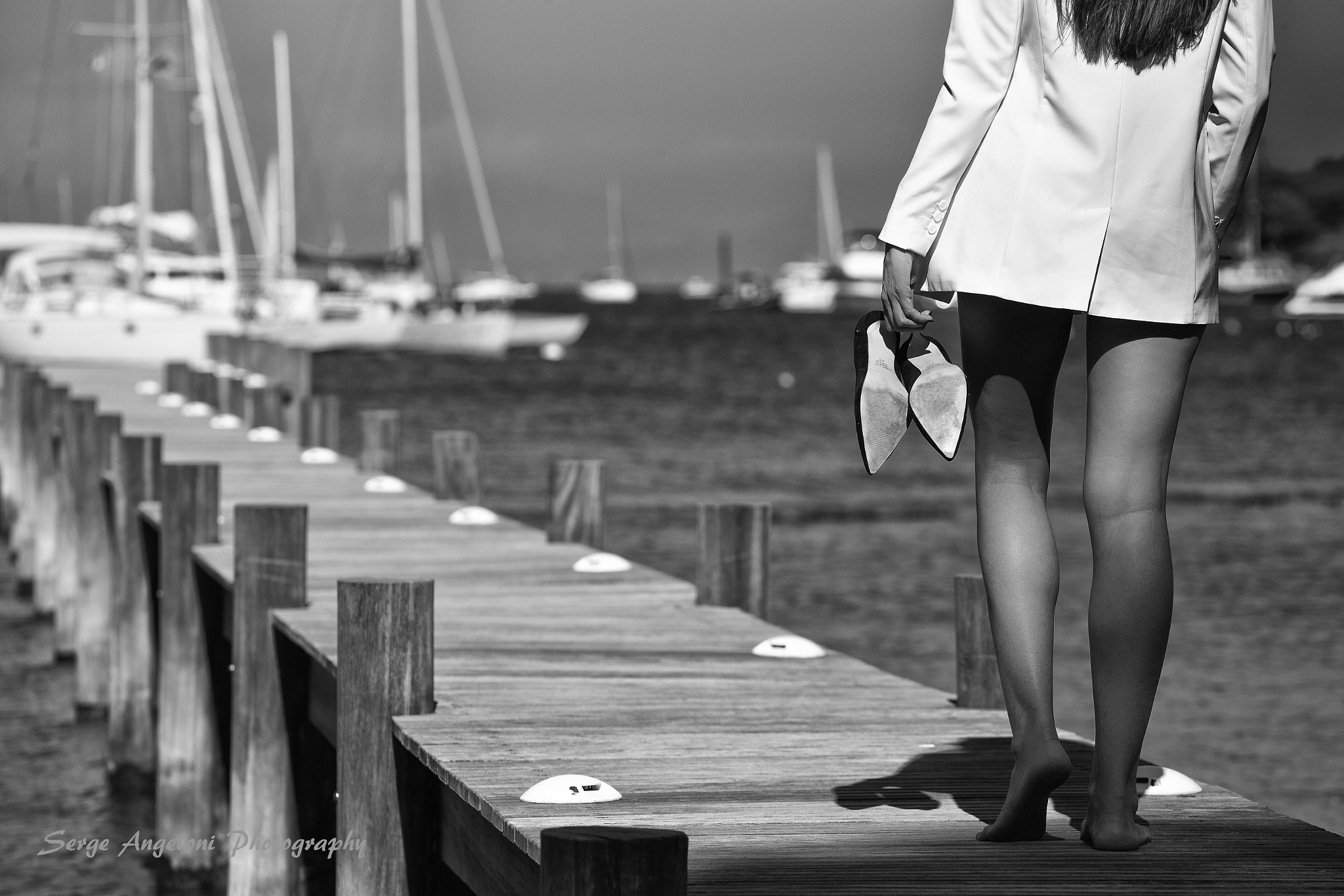 Canon EOS-1Ds Mark III sample photo. Walking on the pontoon photography