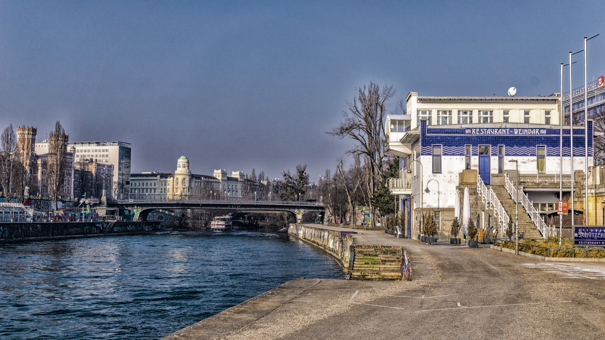 Sigma 30mm F2.8 EX DN sample photo. Donaukanal photography