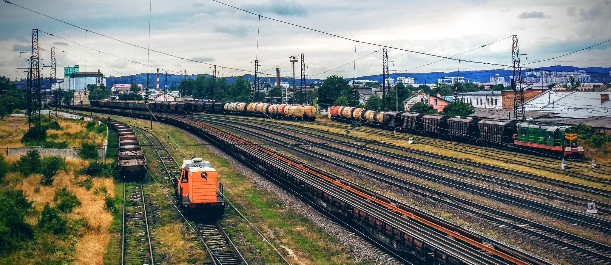 Xiaomi Mi-4c sample photo. Train station. panorama photography