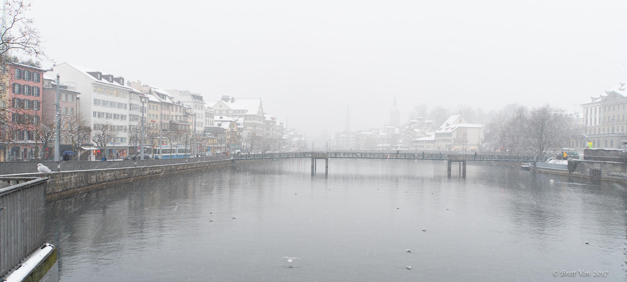 Sony a6300 + Sony E 18-200mm F3.5-6.3 OSS LE sample photo. Zurich switzerland in the snow. photography