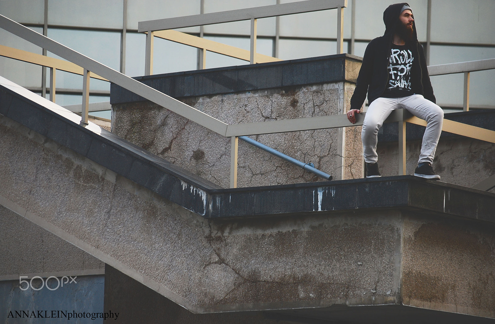 Nikon D80 sample photo. Hold back photography