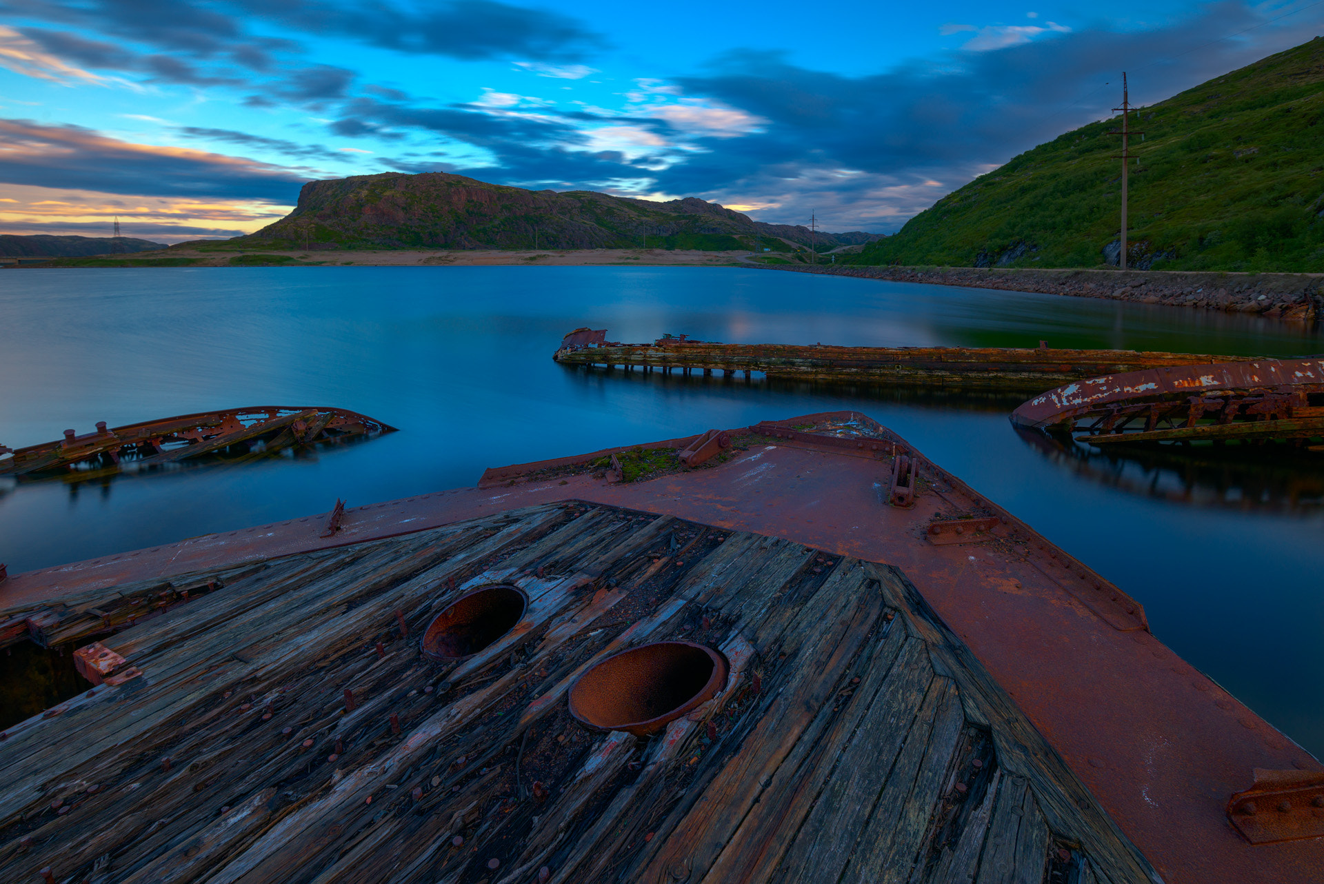 Nikon D810 + Nikon AF-S Nikkor 18-35mm F3.5-4.5G ED sample photo. Abandoned ships. teriberka. murmansk region. kola peninsula. russia. photography