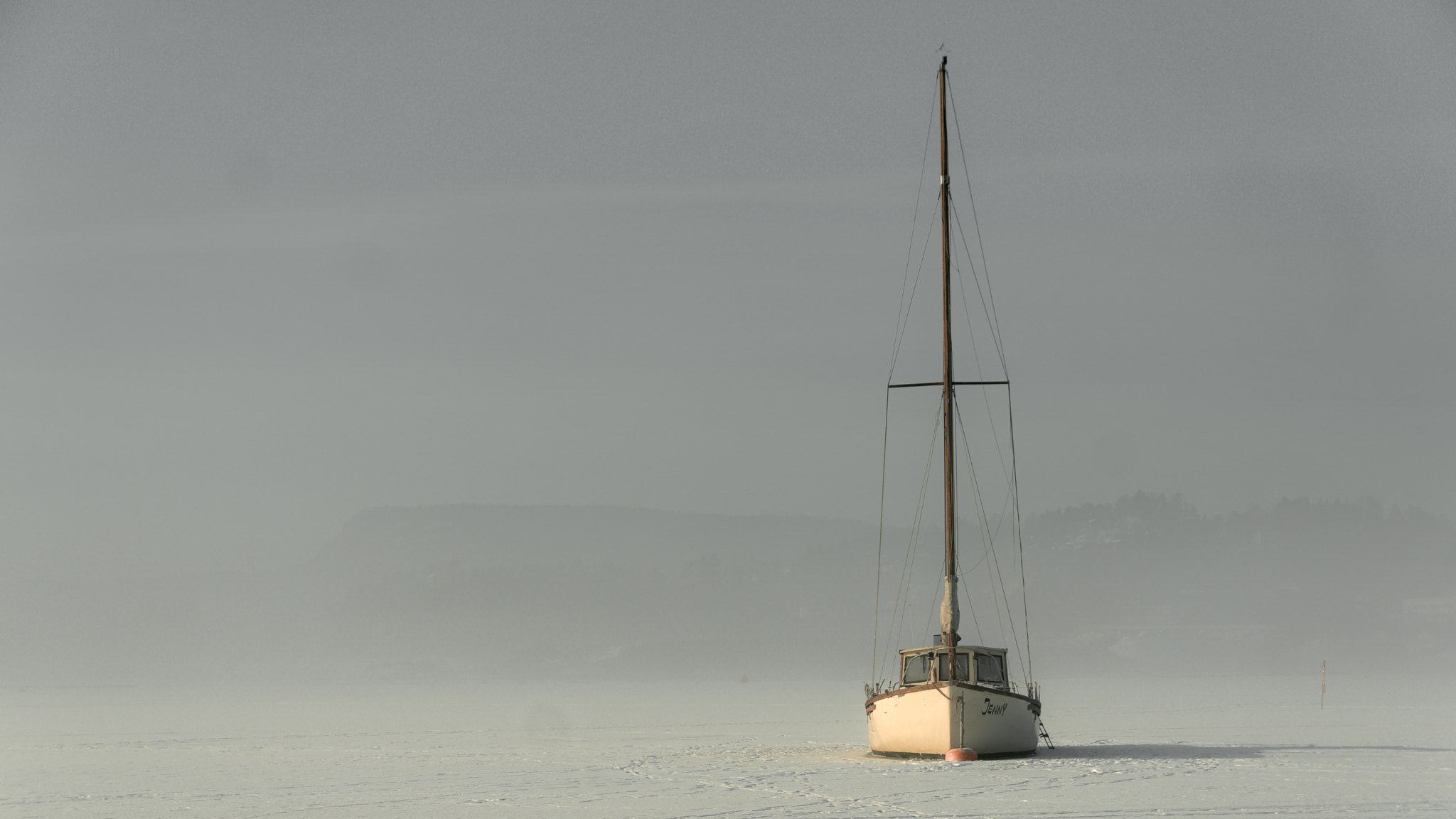 Sony a6000 + Sony E 18-55mm F3.5-5.6 OSS sample photo. Cold sailing photography