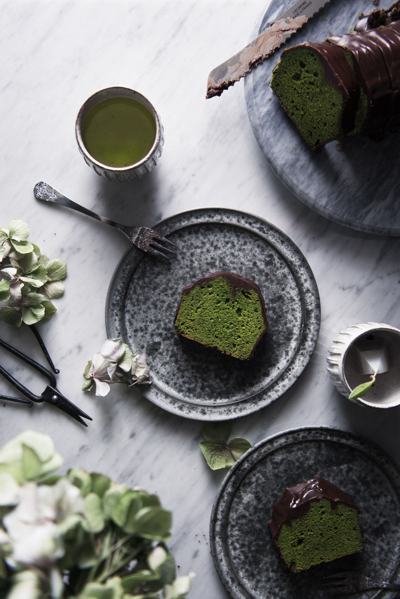 Nikon AF-S Nikkor 24-70mm F2.8E ED VR sample photo. Matcha pound cake with chocolate. photography