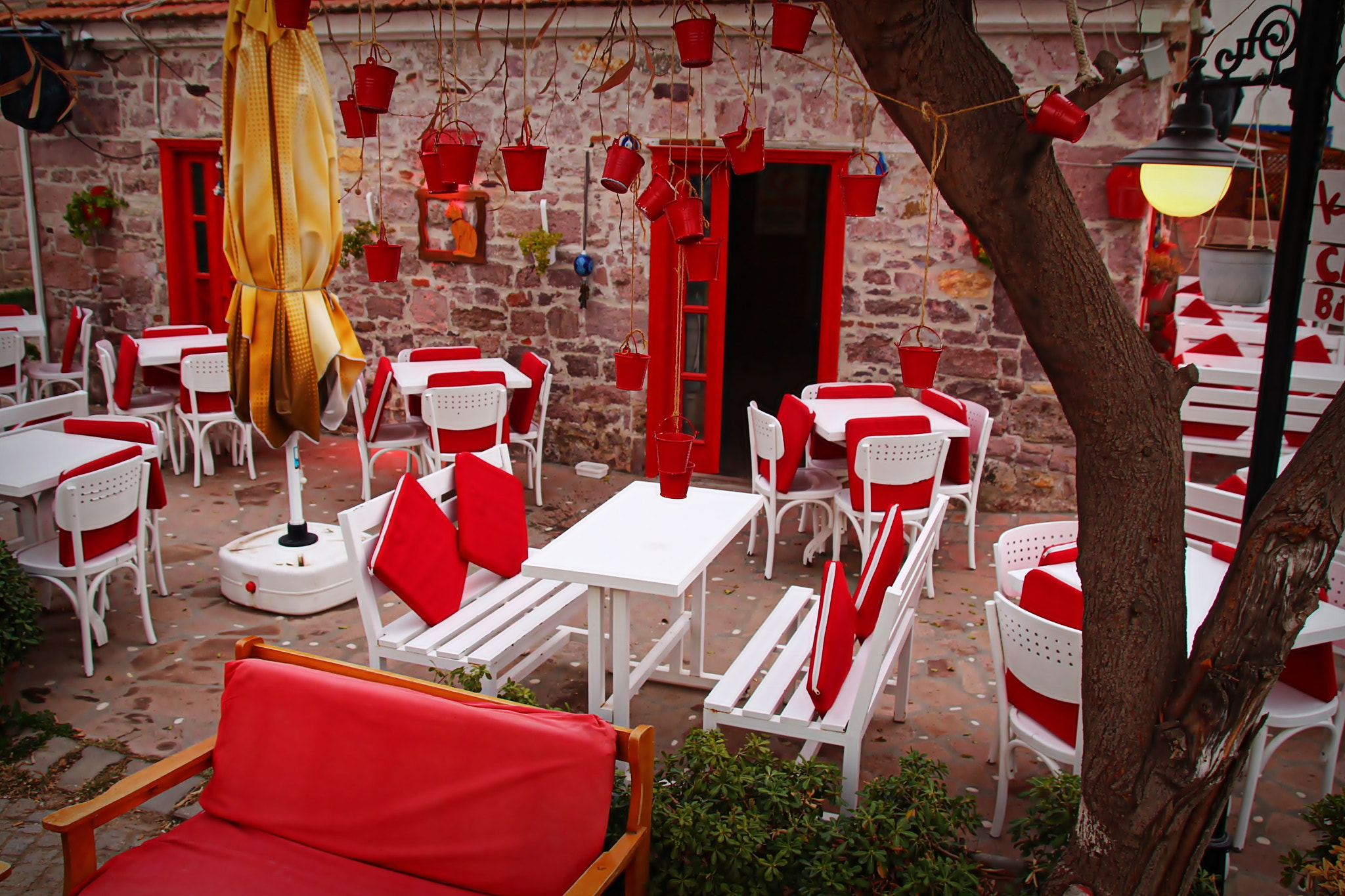 Sigma 18-250mm F3.5-6.3 DC OS HSM sample photo. Red cafe ... photography