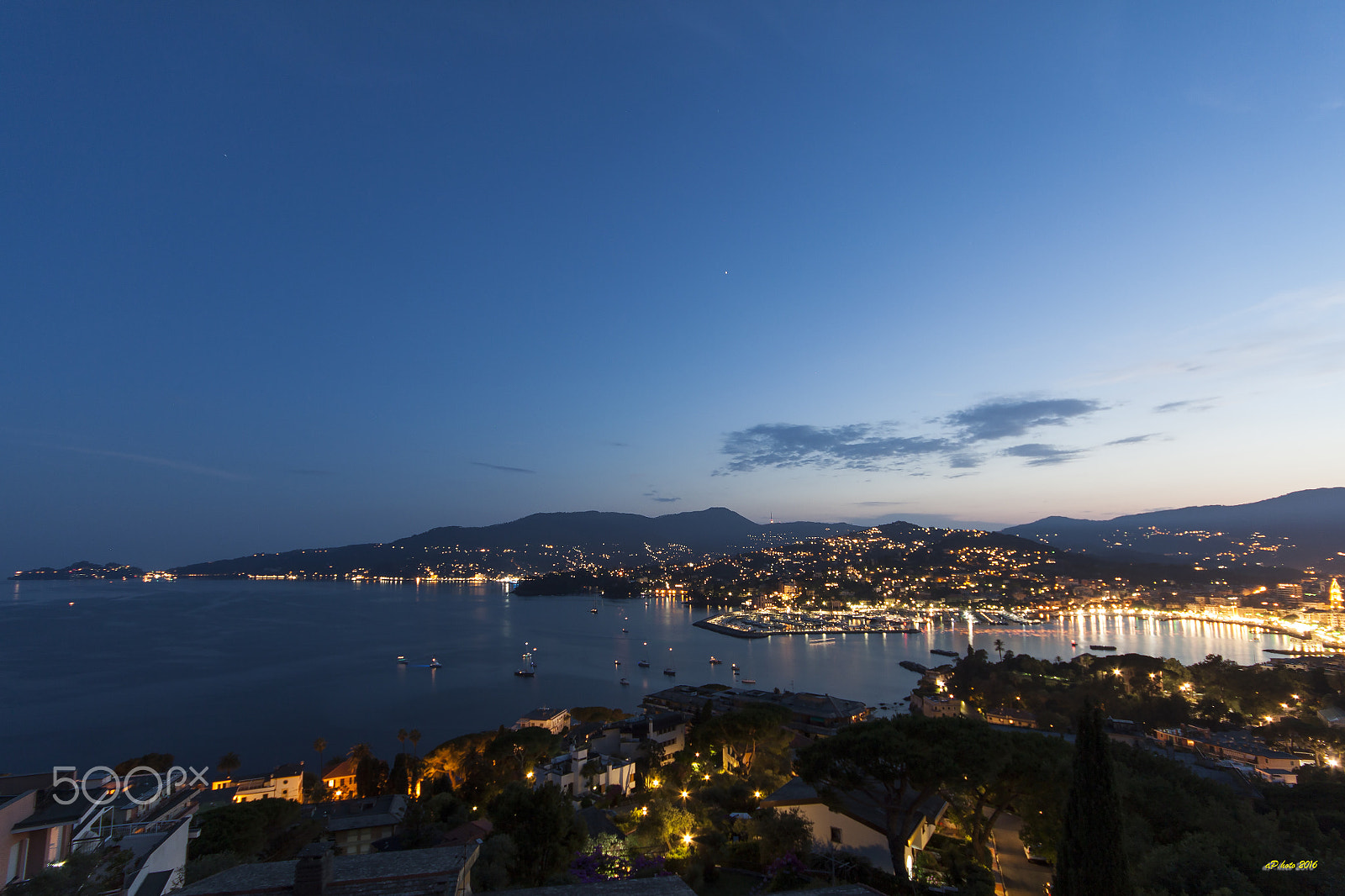 Canon EOS 50D + Sigma 10-20mm F4-5.6 EX DC HSM sample photo. Rapallo by night prima dei fuochi photography