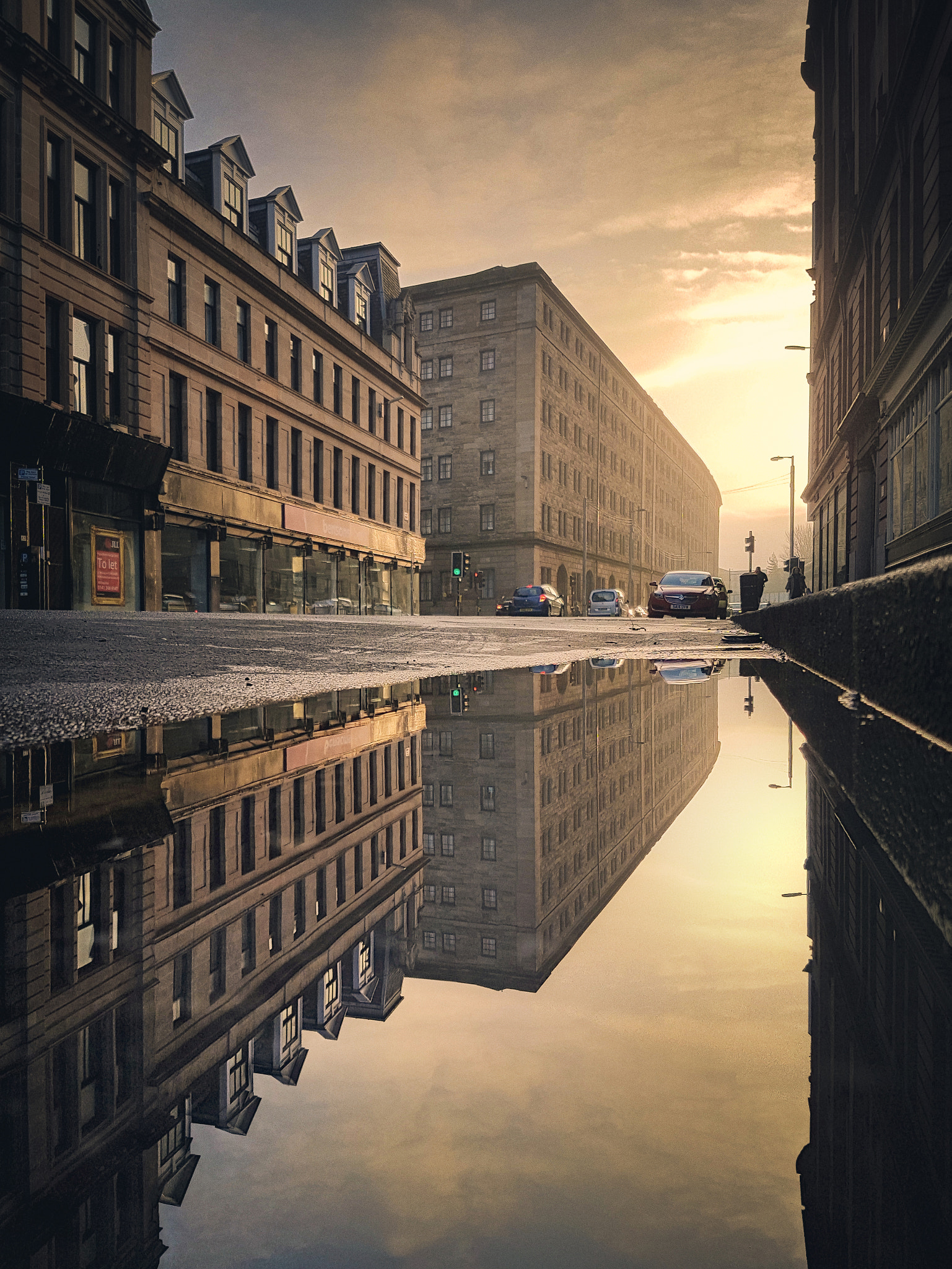 Samsung Galaxy S7 + Samsung Galaxy S7 Rear Camera sample photo. Street at dawn photography