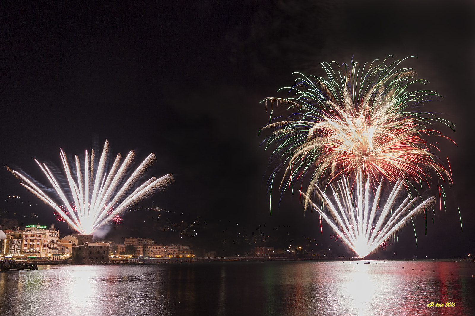 Canon EOS 50D sample photo. Sparate notturne feste di luglio 2015 photography