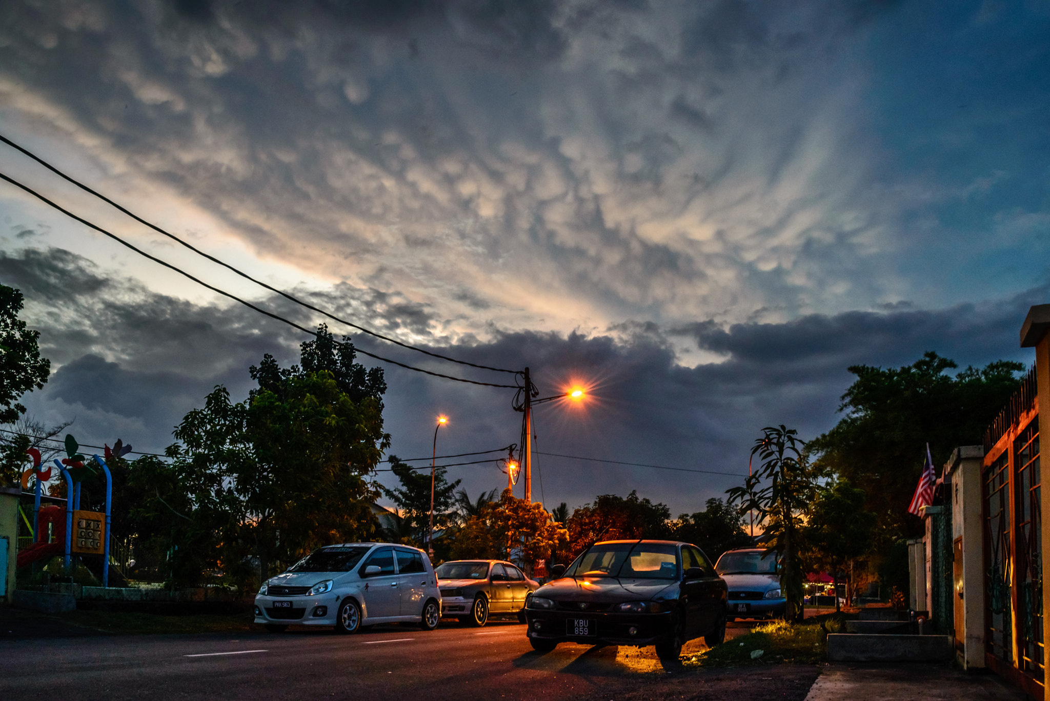 AF Zoom-Nikkor 28-80mm f/3.3-5.6G sample photo. Magical hour after sunset photography