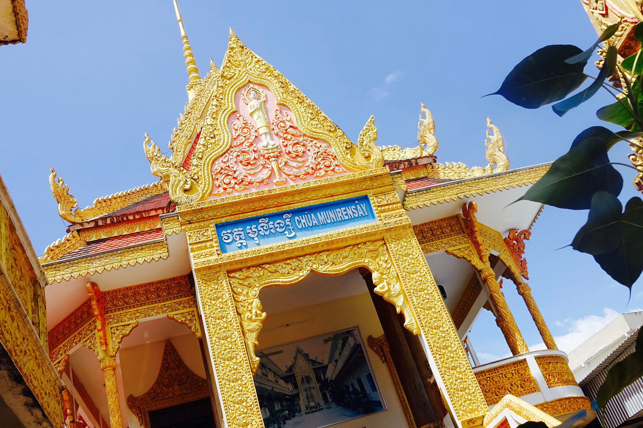 Sony Cyber-shot DSC-RX100 III + Sony 24-70mm F1.8-2.8 sample photo. Golden temple photography