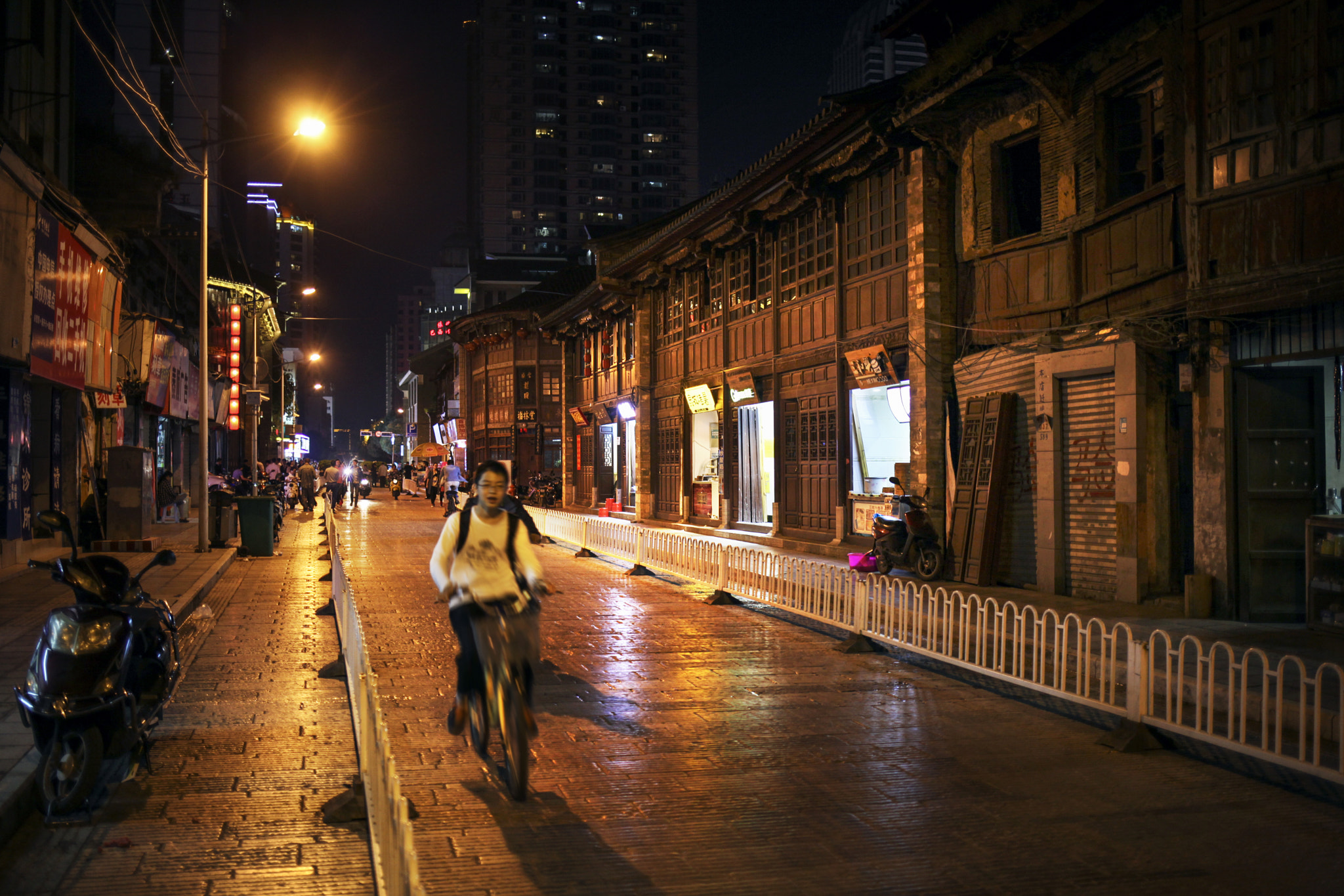 Canon EF 35mm F2 IS USM sample photo. Img photography