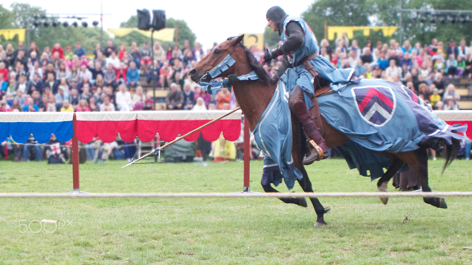 Canon EOS 60D + Canon EF 24-70mm F2.8L USM sample photo. Visby, sweden, knights in a tournament photography
