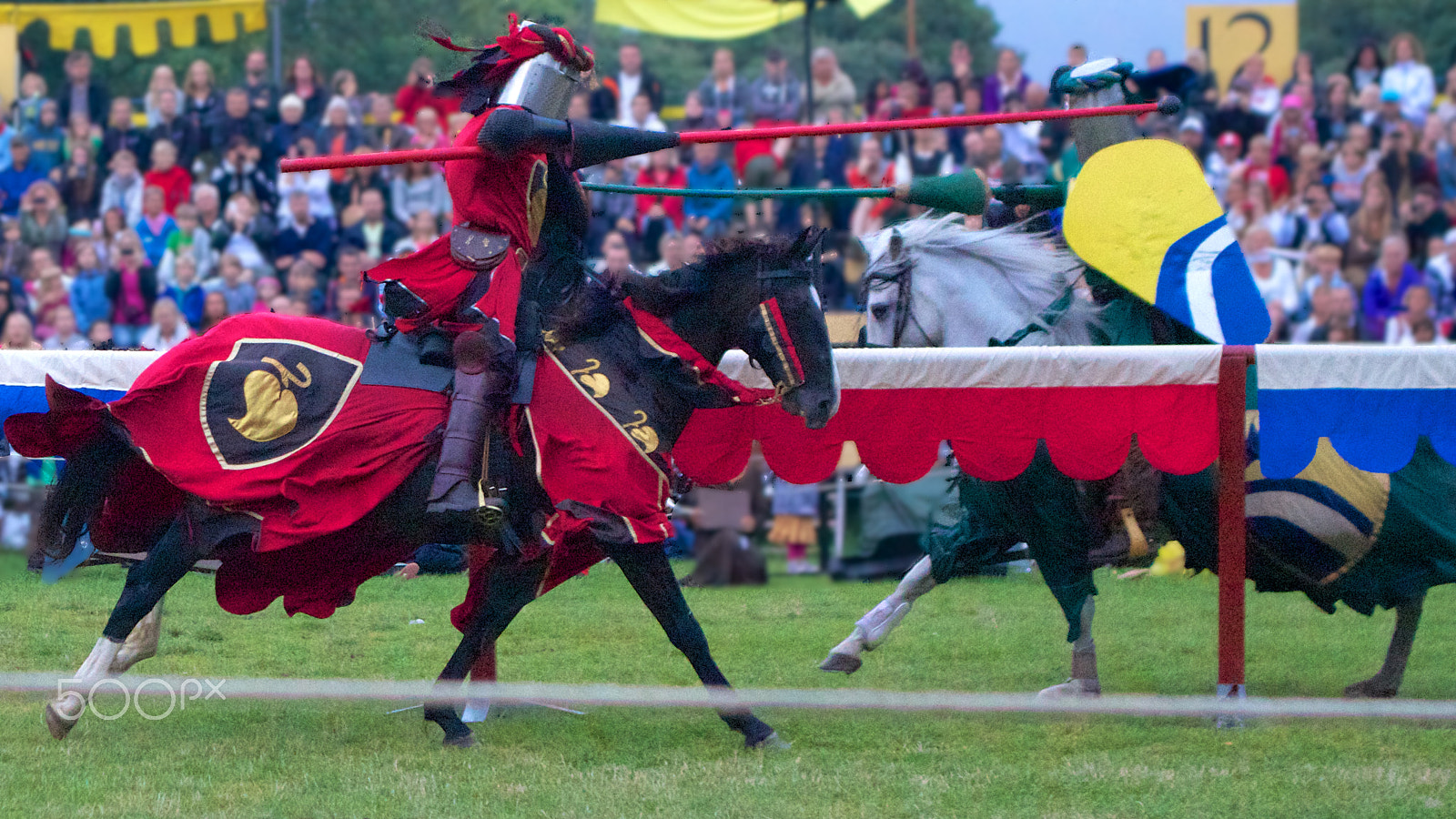 Canon EOS 60D + Canon EF 24-70mm F2.8L USM sample photo. Visby, sweden, knights in a tournament photography
