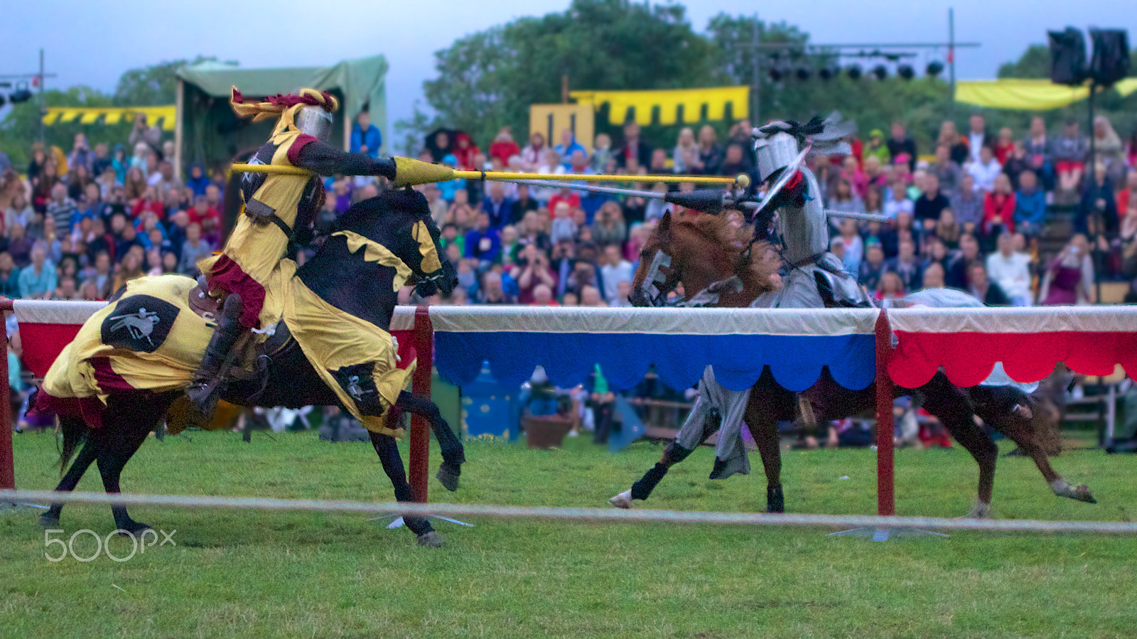 Canon EOS 60D + Canon EF 24-70mm F2.8L USM sample photo. Visby, sweden, knights in a tournament photography