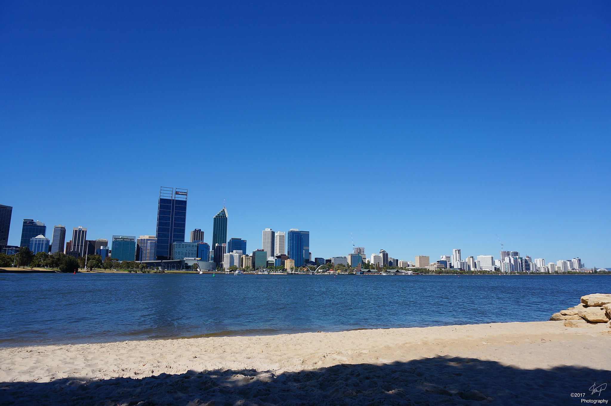 Sony Alpha NEX-5R + Sony E 18-50mm F4-5.6 sample photo. Clear sky perth cbd. photography