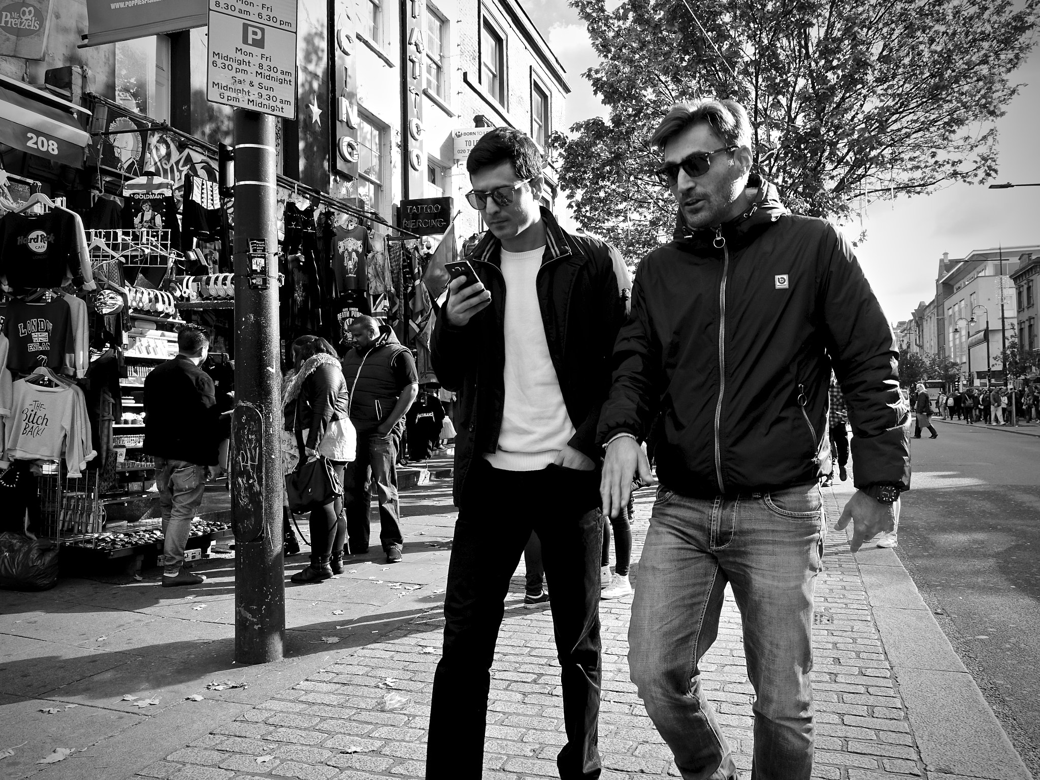 Sony Cyber-shot DSC-RX100 IV + Sony 24-70mm F1.8-2.8 sample photo. Camden town, london, uk. photography