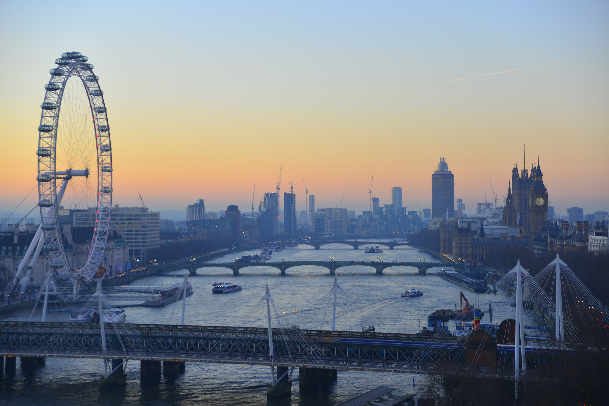 Nikon AF Nikkor 24-85mm F2.8-4D IF sample photo. Peachy london photography