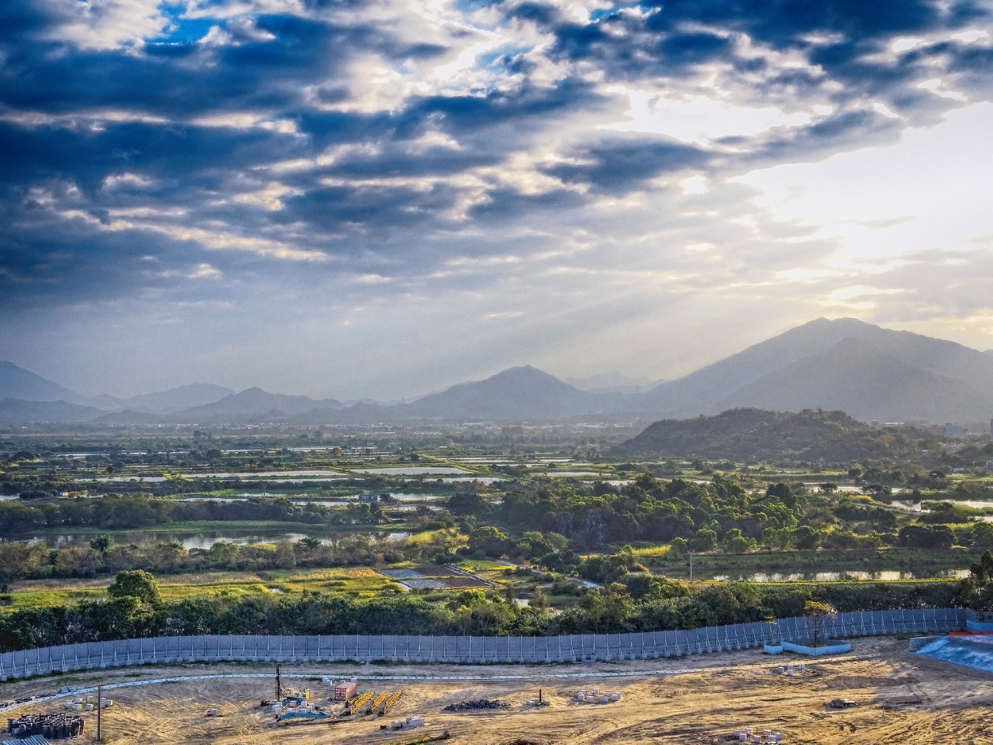 Panasonic Leica DG Summilux 25mm F1.4 II ASPH sample photo. Morning! photography
