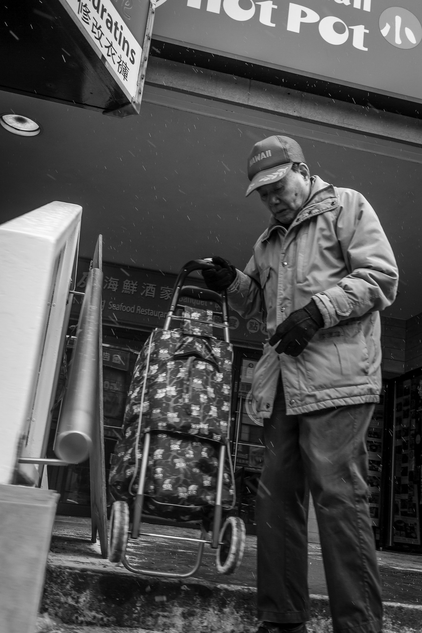 Canon EOS 7D + Canon EF-S 24mm F2.8 STM sample photo. Chinatown photography