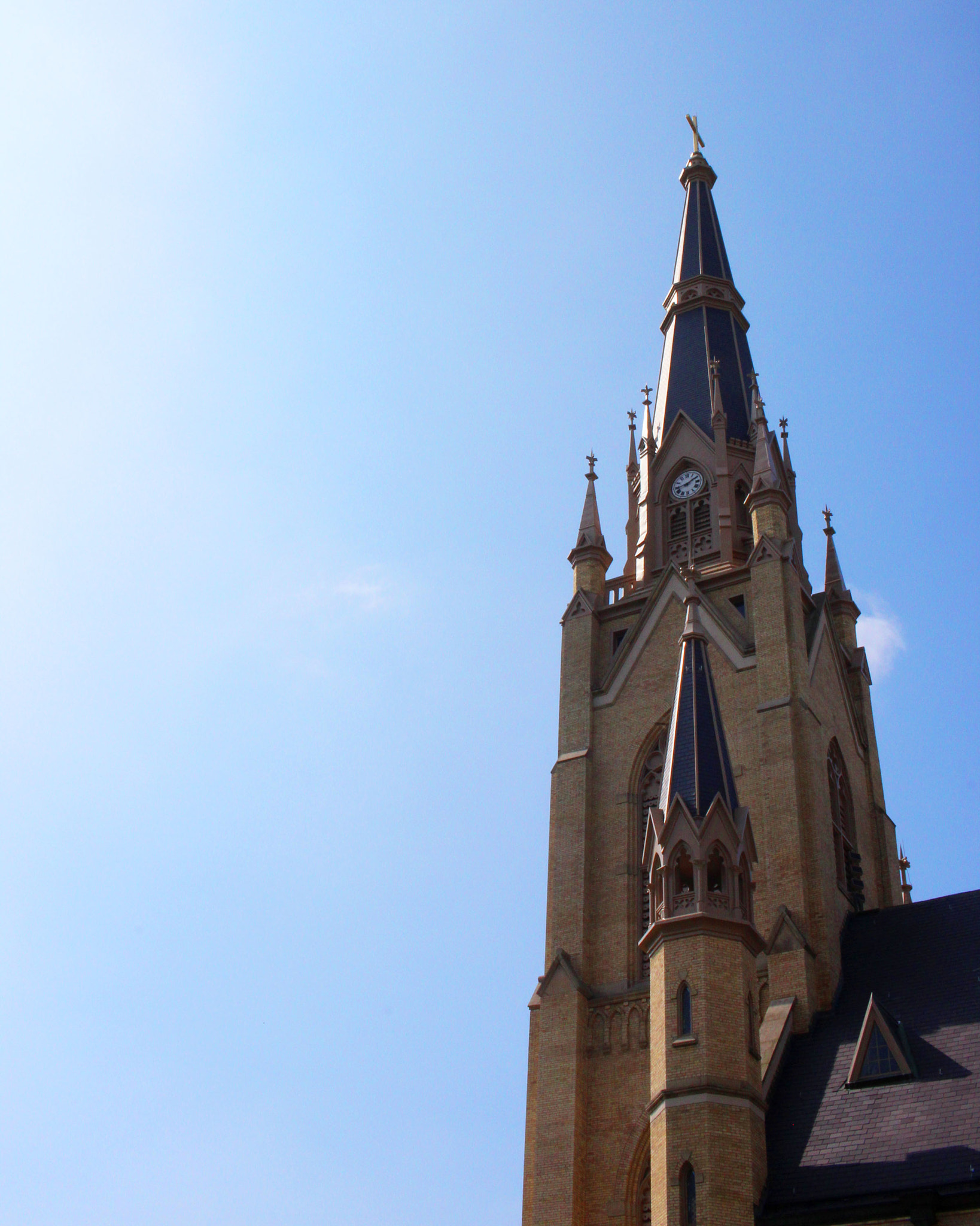Canon EF-S 24mm F2.8 STM sample photo. Notre dame building photography