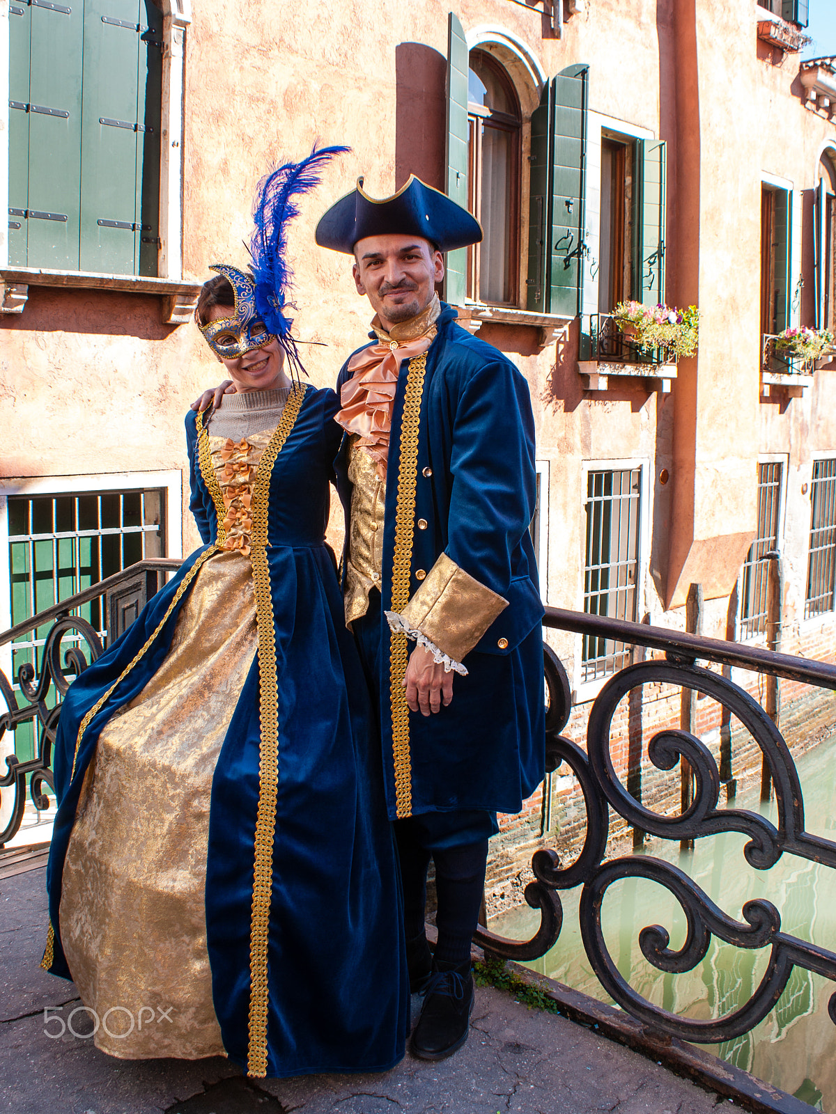 Sony Alpha DSLR-A700 sample photo. Masked couple photography
