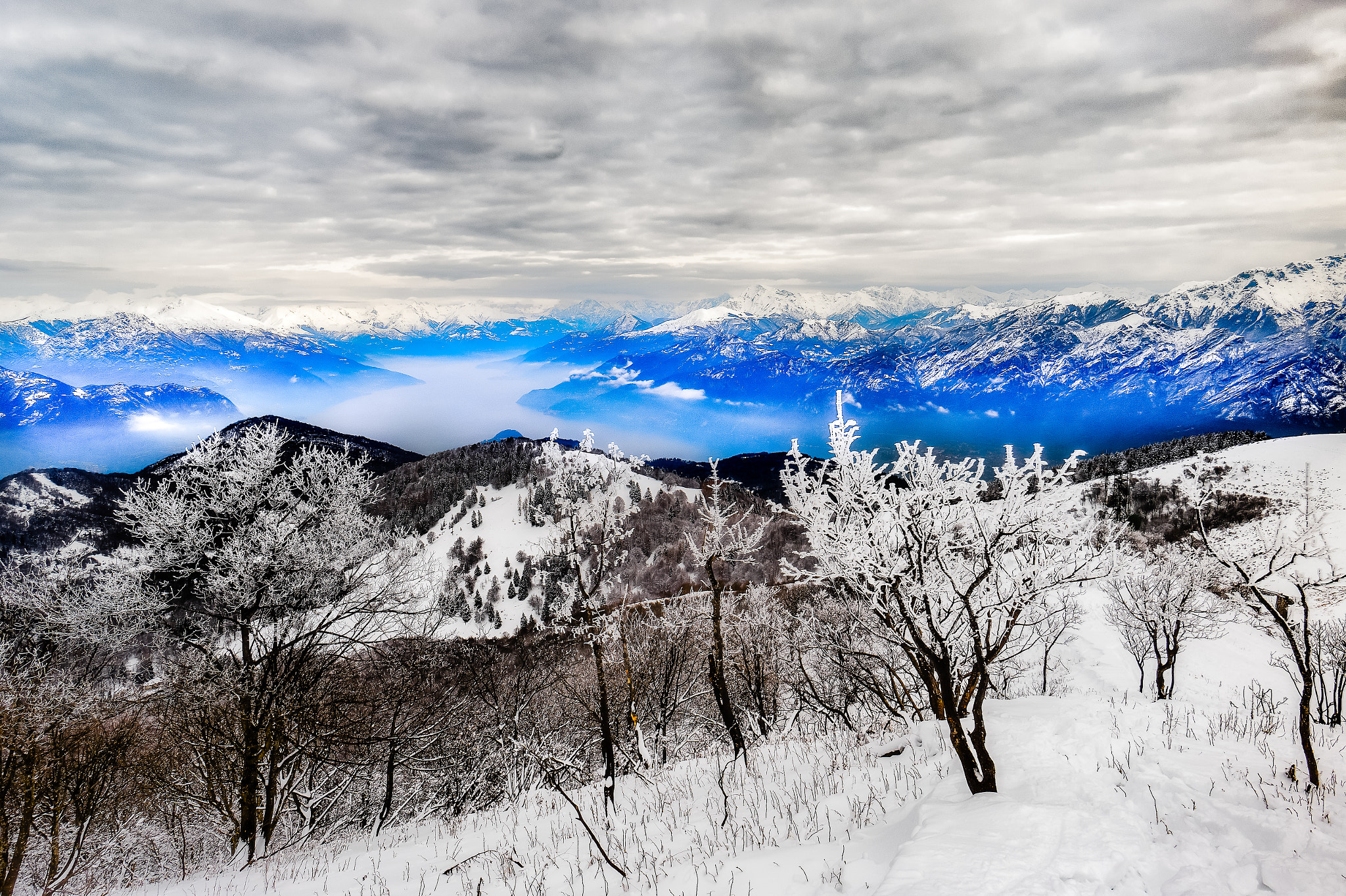Sony E 10-18mm F4 OSS sample photo. Monte san primo photography