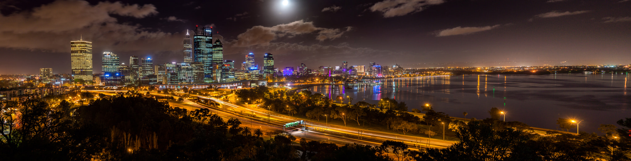 Sony SLT-A77 + Sony DT 16-105mm F3.5-5.6 sample photo. Perth skyline 2 photography