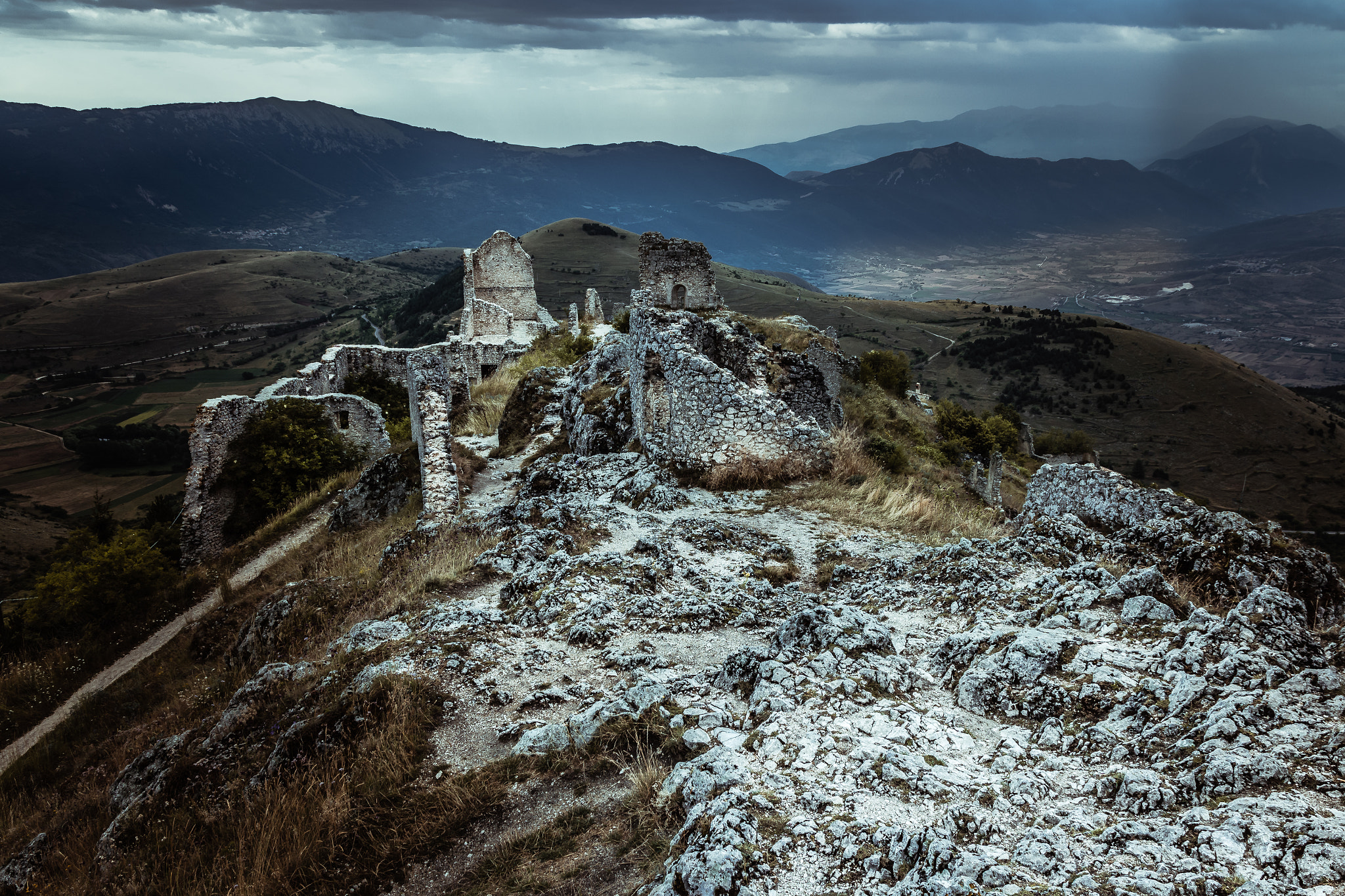 Sigma 17-70mm F2.8-4 DC Macro OS HSM sample photo. Ancient ruins photography