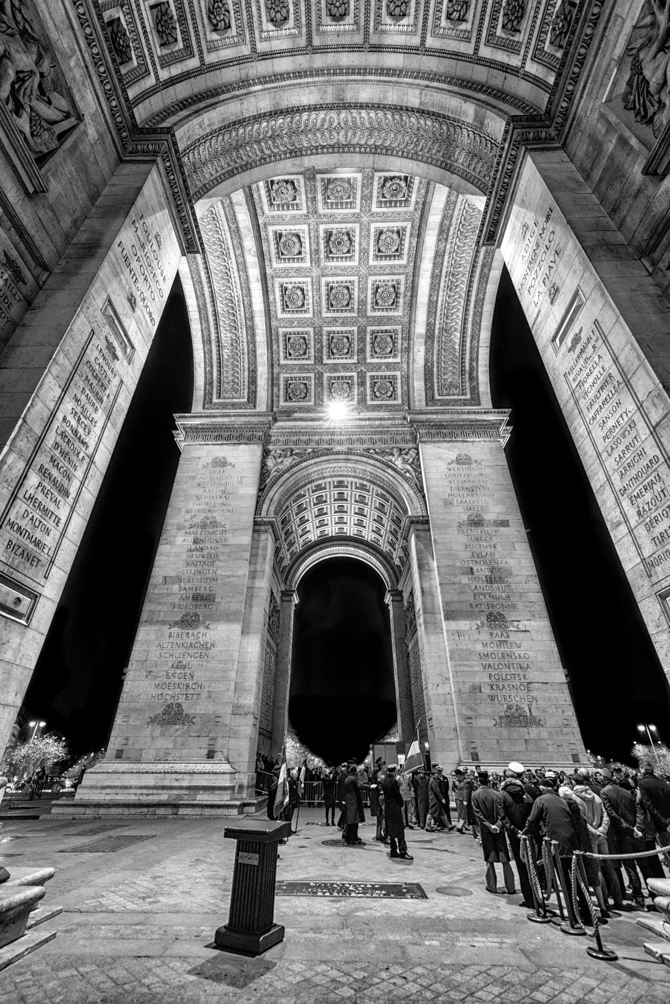 Nikon AF-S Nikkor 14-24mm F2.8G ED sample photo. Arc de triomphe paris photography
