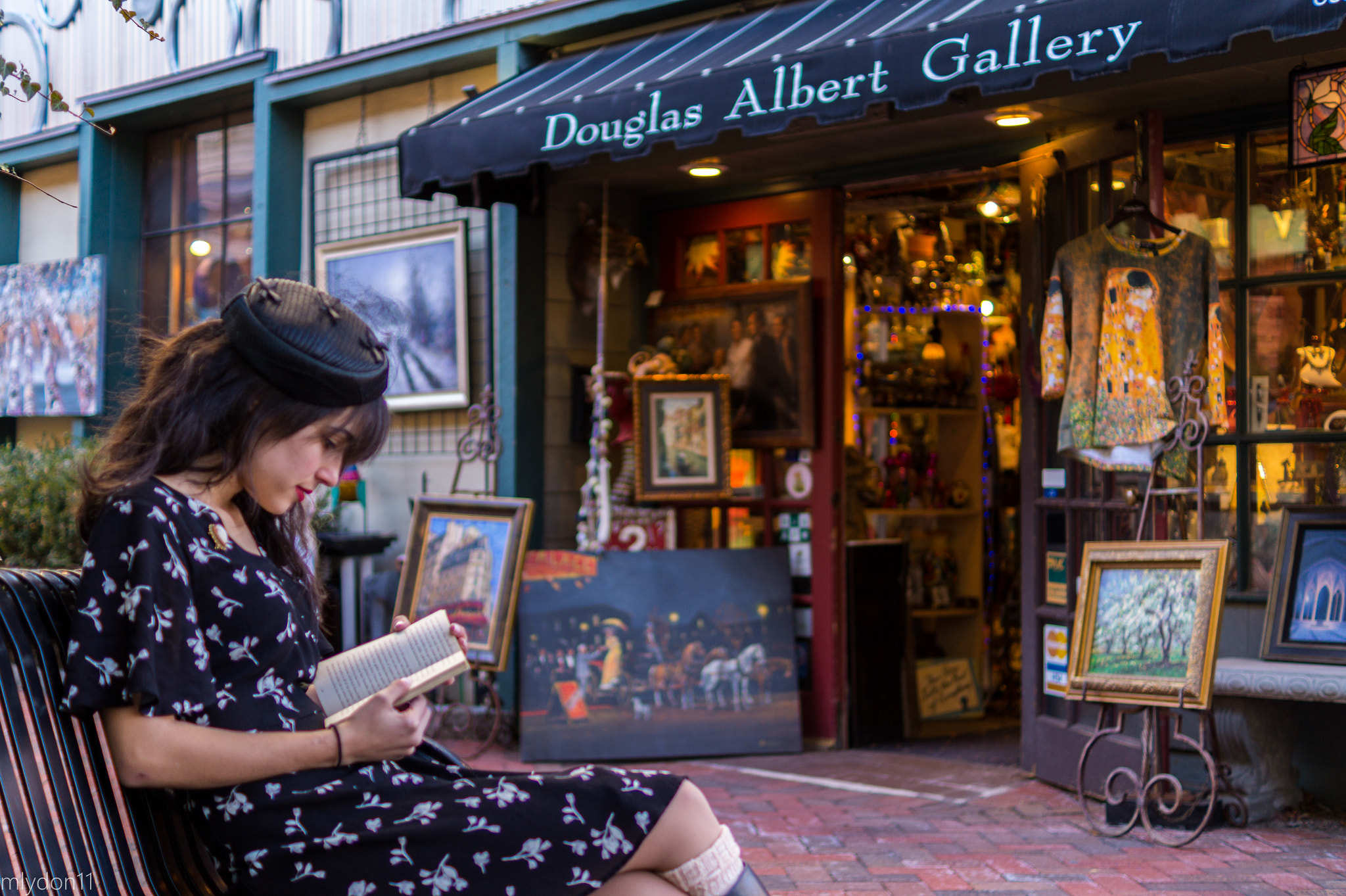 Sony DT 35mm F1.8 SAM sample photo. Books on the street photography