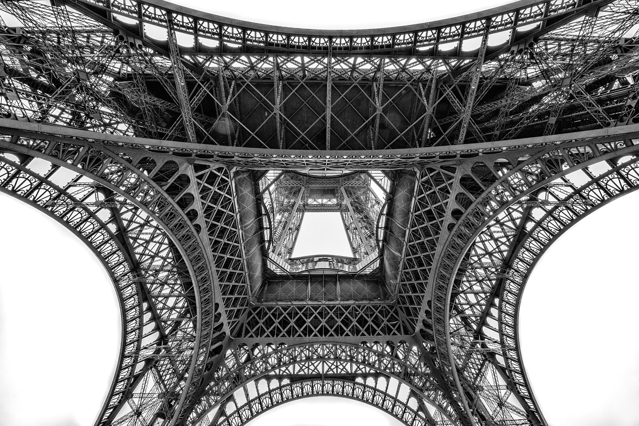 Nikon AF-S Nikkor 14-24mm F2.8G ED sample photo. Eiffel-tower-paris photography