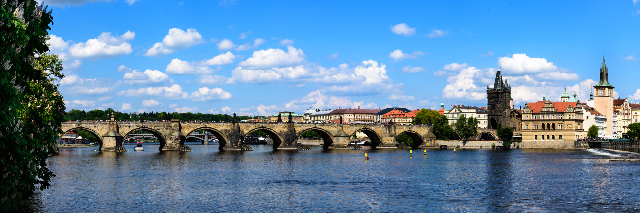 Sigma 18-250mm F3.5-6.3 DC Macro OS HSM sample photo. Karlsbrücke in prag photography