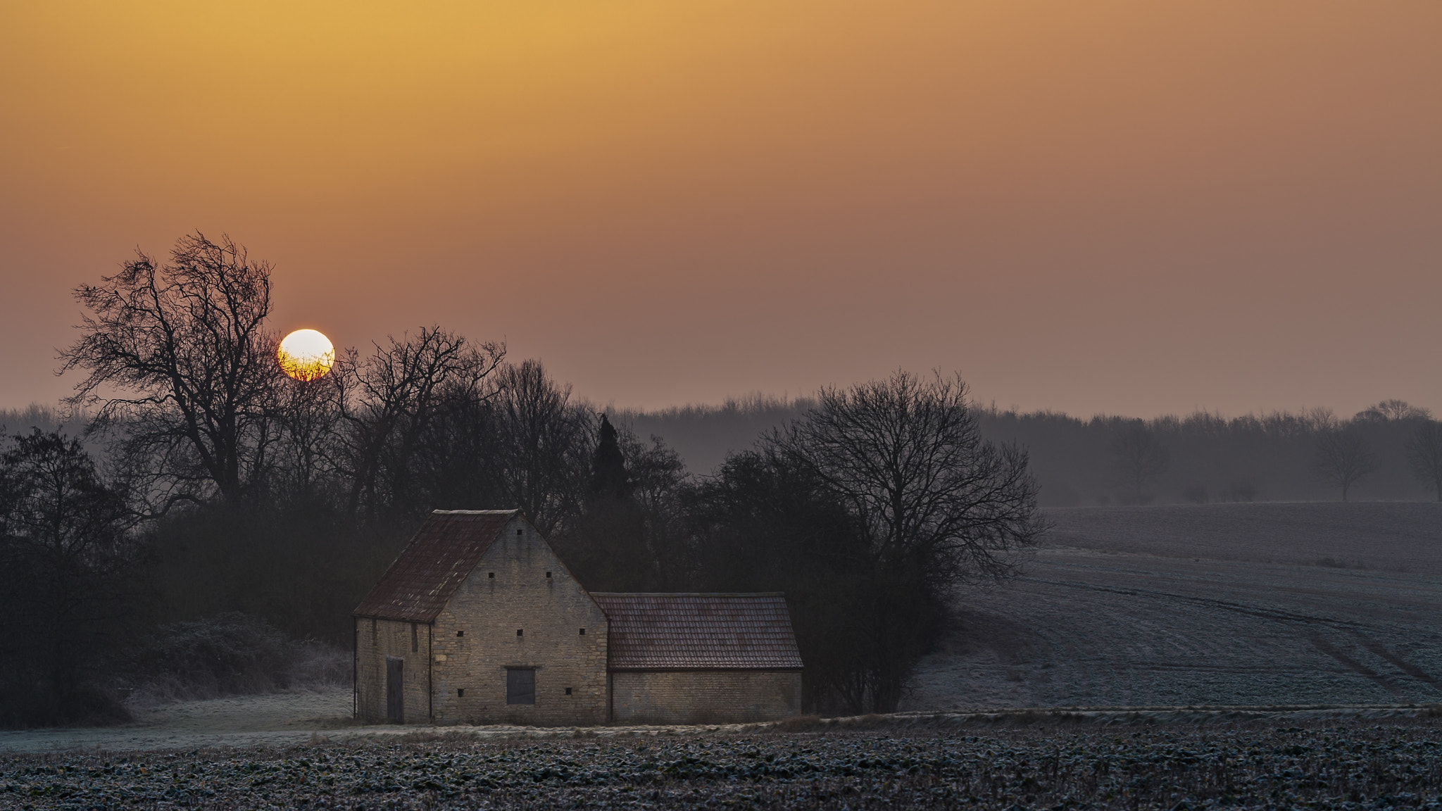 Canon EOS 700D (EOS Rebel T5i / EOS Kiss X7i) + Canon EF 70-200mm F4L IS USM sample photo. Winter sunrise photography