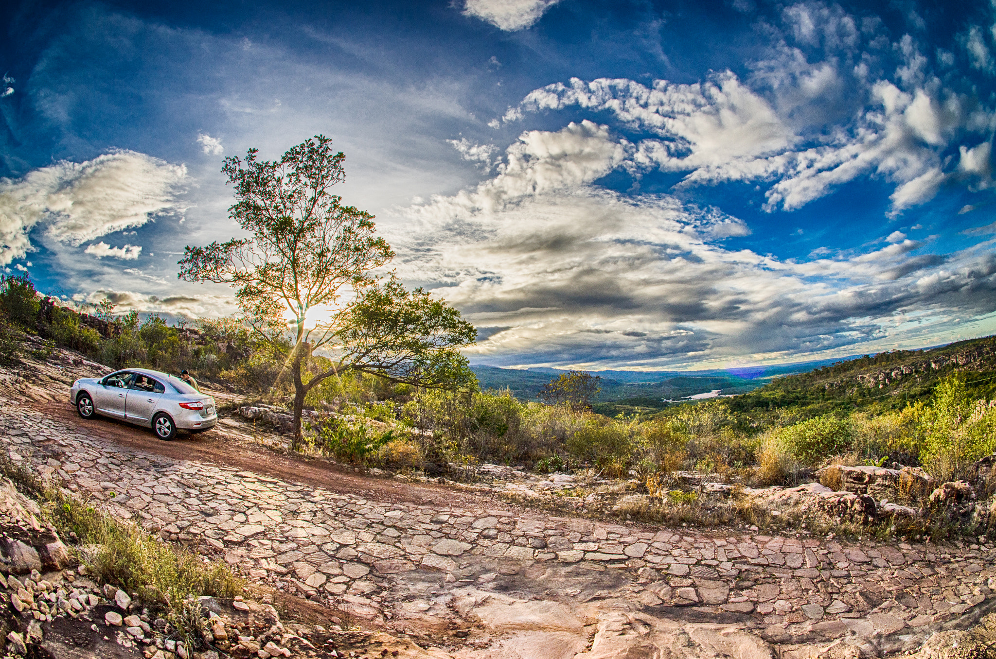 Nikon D7000 + Sigma 10mm F2.8 EX DC HSM Diagonal Fisheye sample photo. Road to igatu photography