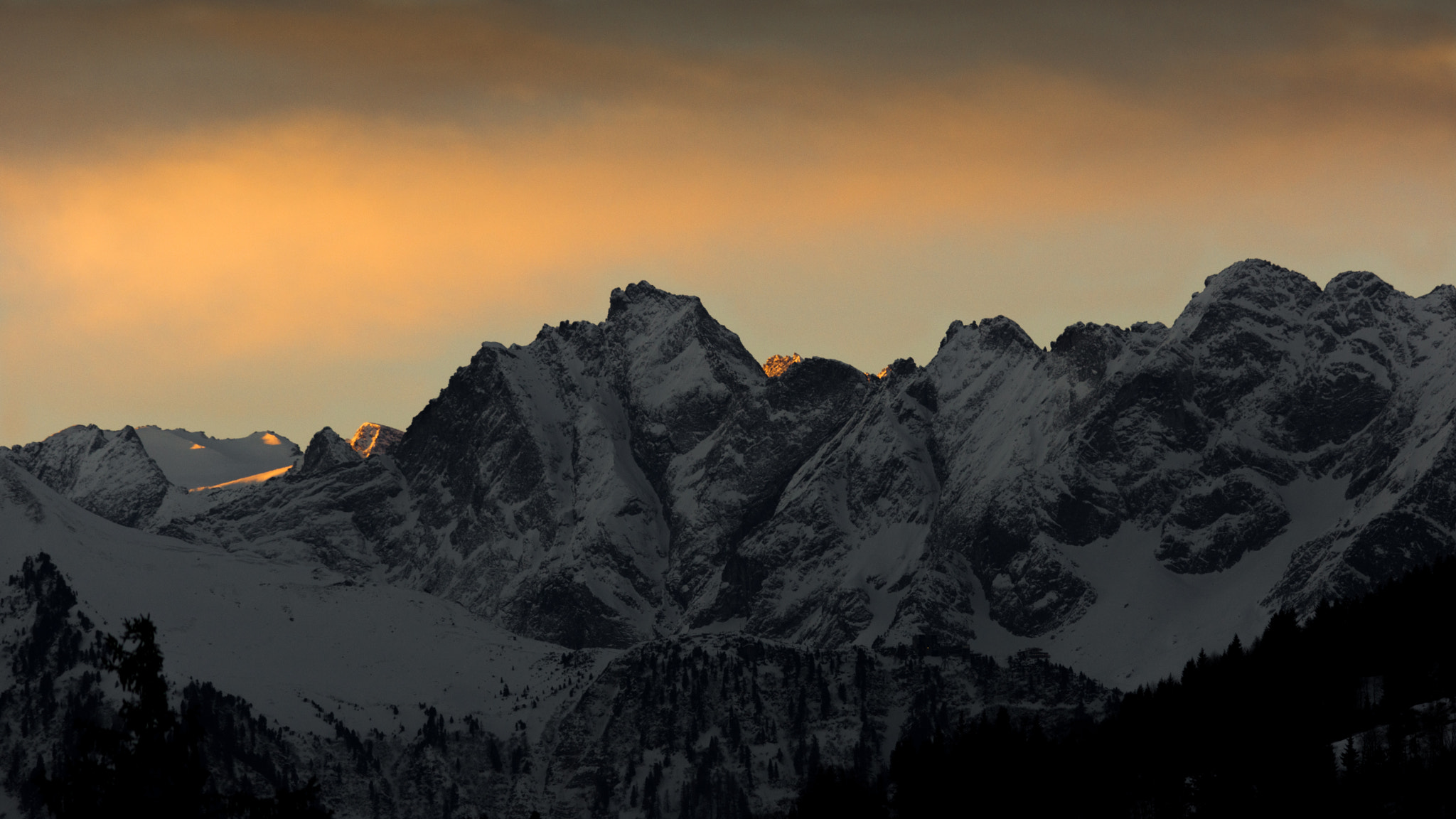 Nikon D7200 + Sigma 150-500mm F5-6.3 DG OS HSM sample photo. First light on mountains with snow photography