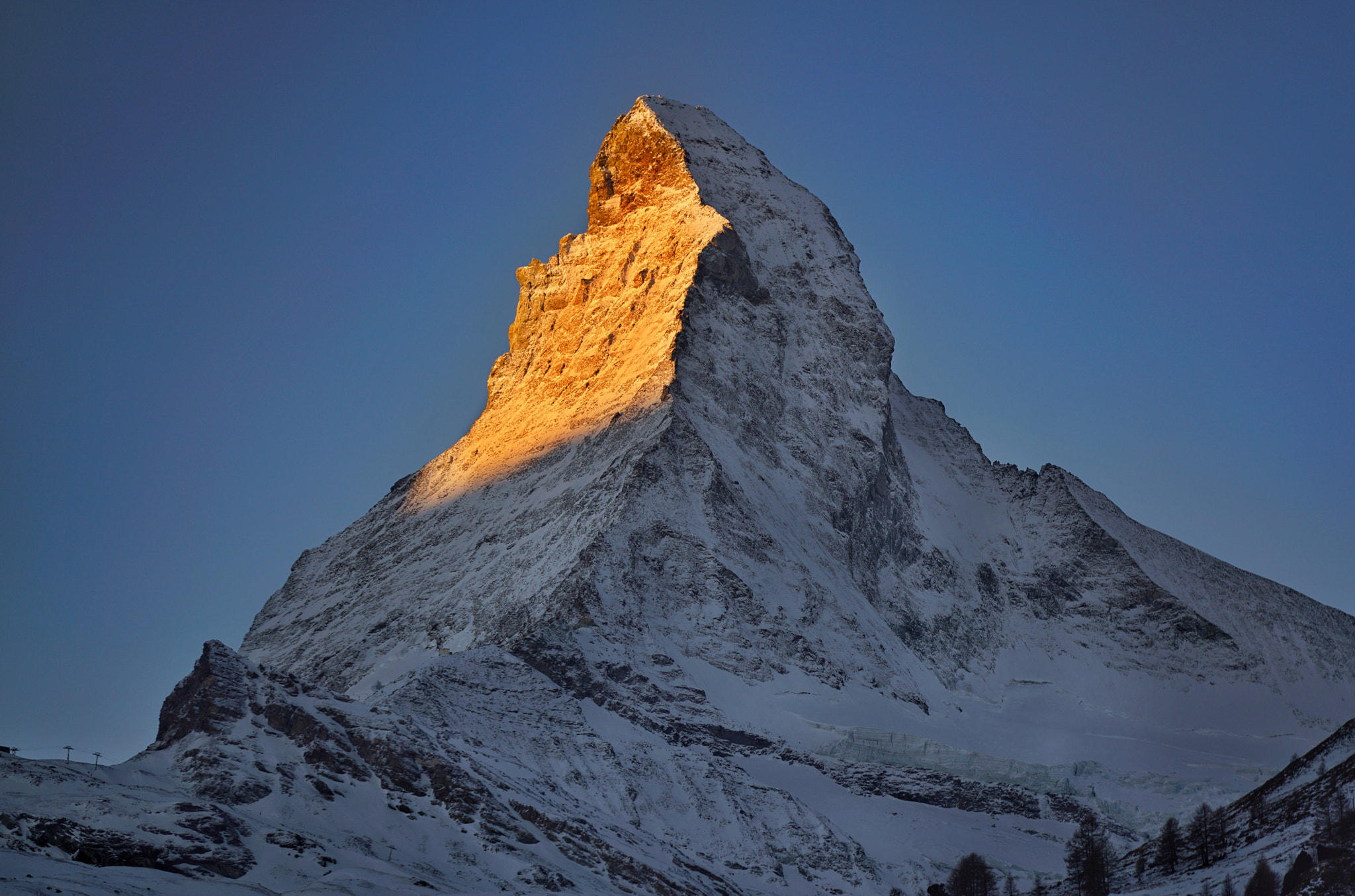 Sony a7R II + Sony FE 70-200mm F4 G OSS sample photo. First light on the matterhorn photography