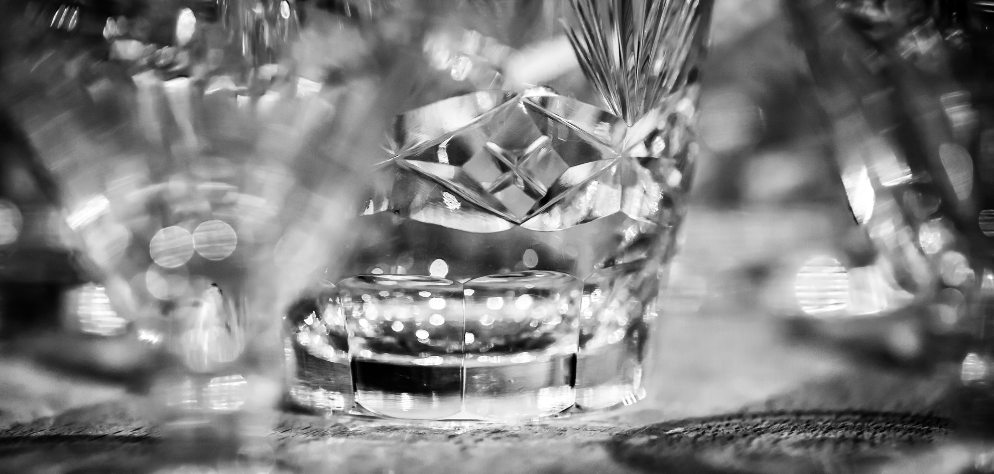 Nikon AF-S Micro-Nikkor 105mm F2.8G IF-ED VR sample photo. Weissweinglas photography