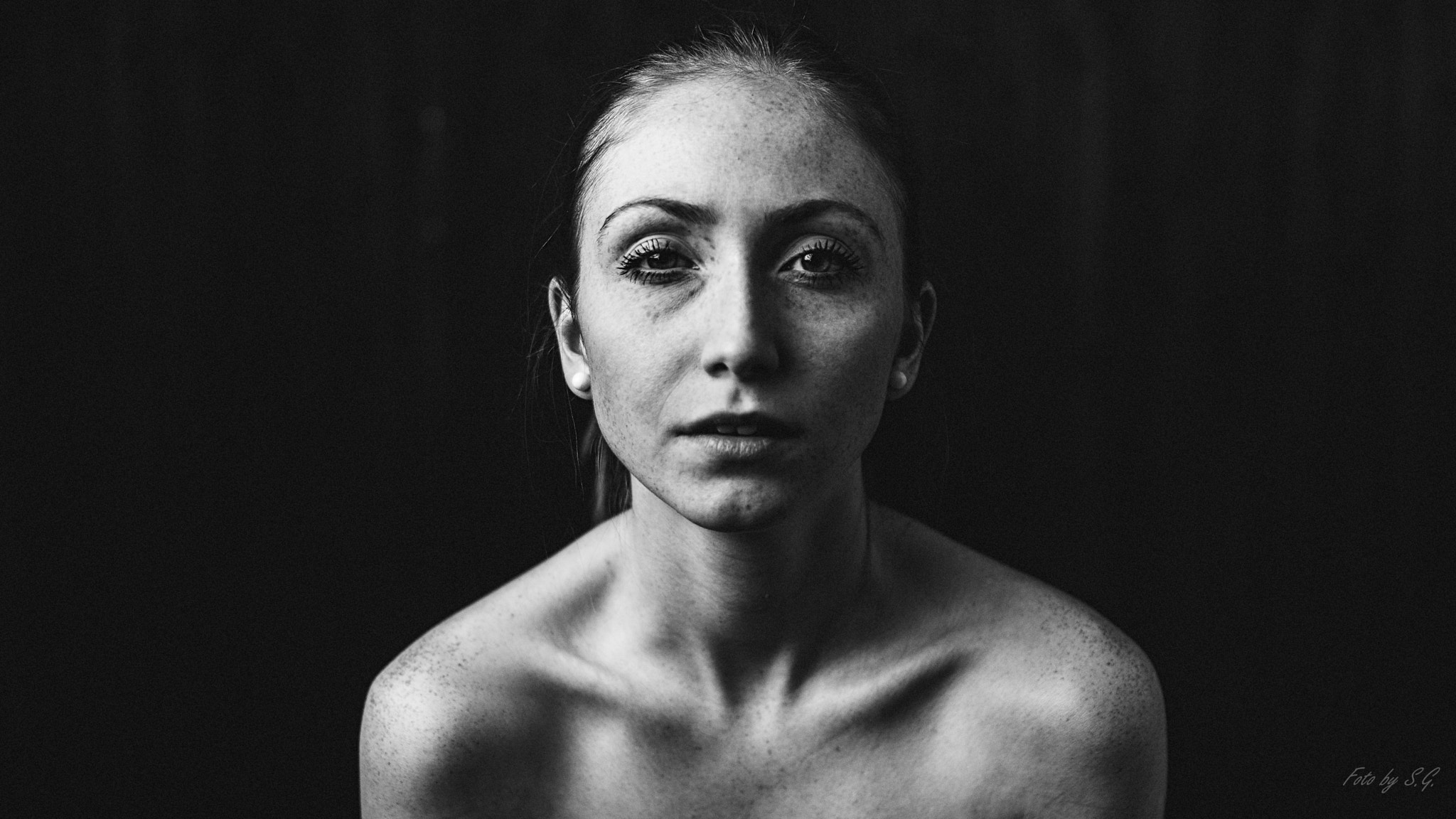 Nikon D7100 + Sigma 35mm F1.4 DG HSM Art sample photo. Lisa photography