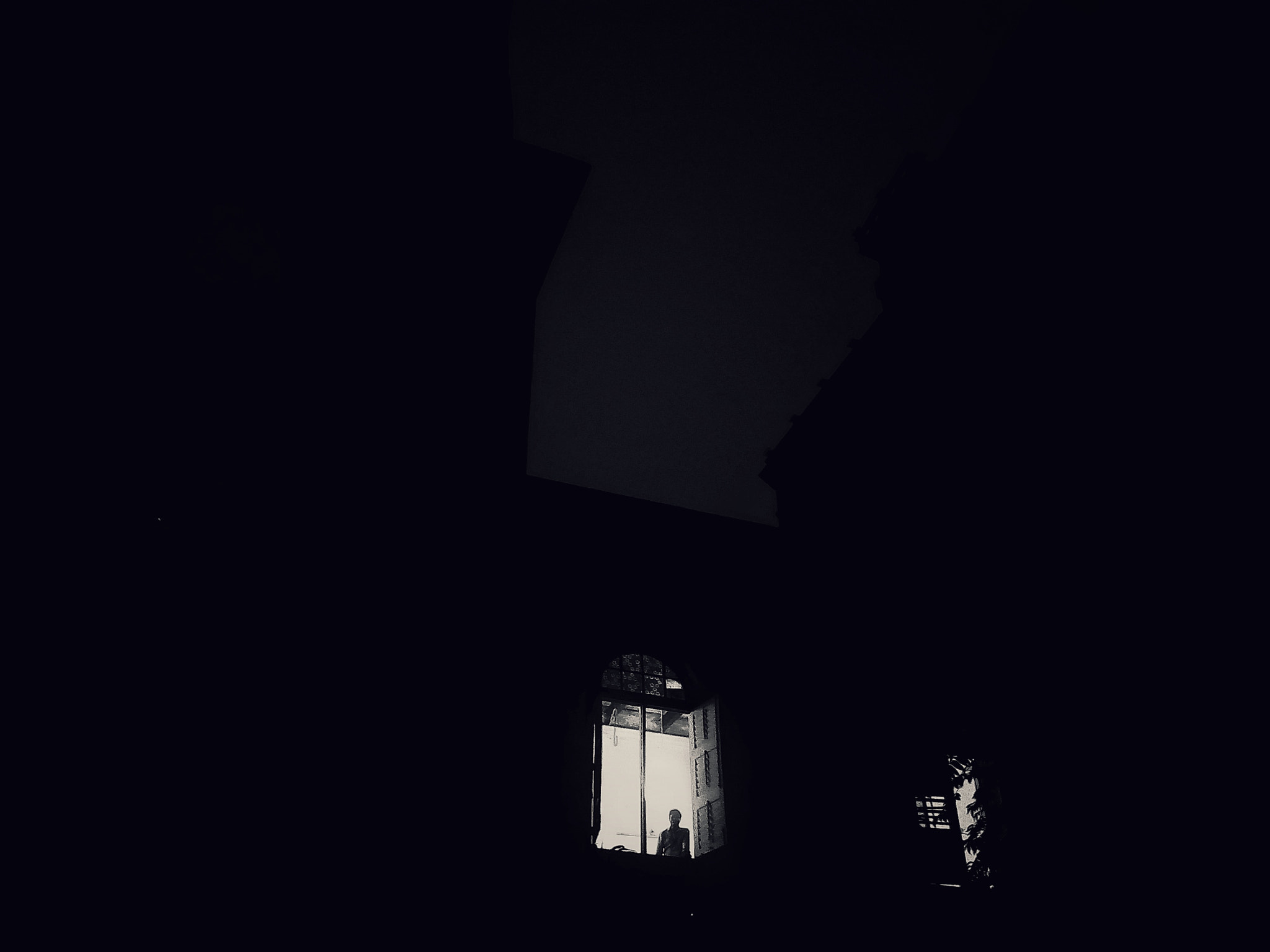Symphony i10 sample photo. Alone photography