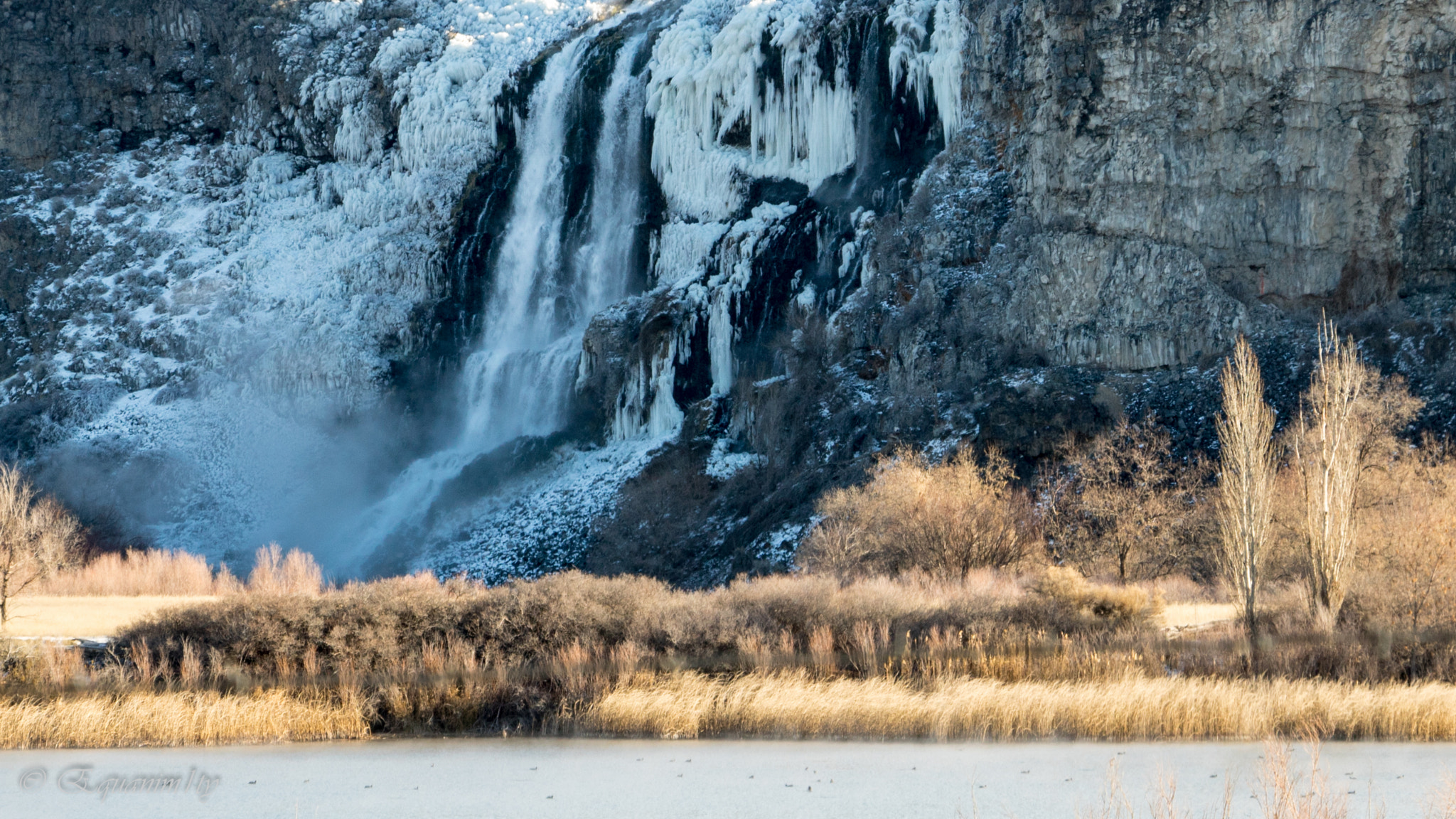 Canon EOS 750D (EOS Rebel T6i / EOS Kiss X8i) sample photo. Frozen falls photography