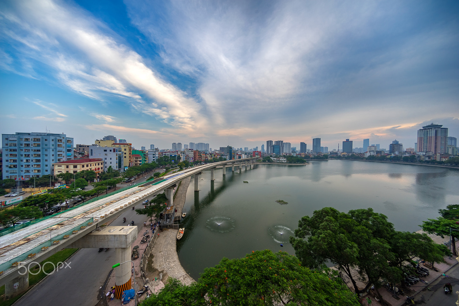 Sony a7 II + Voigtlander HELIAR-HYPER WIDE 10mm F5.6 sample photo. Hanoi metro photography