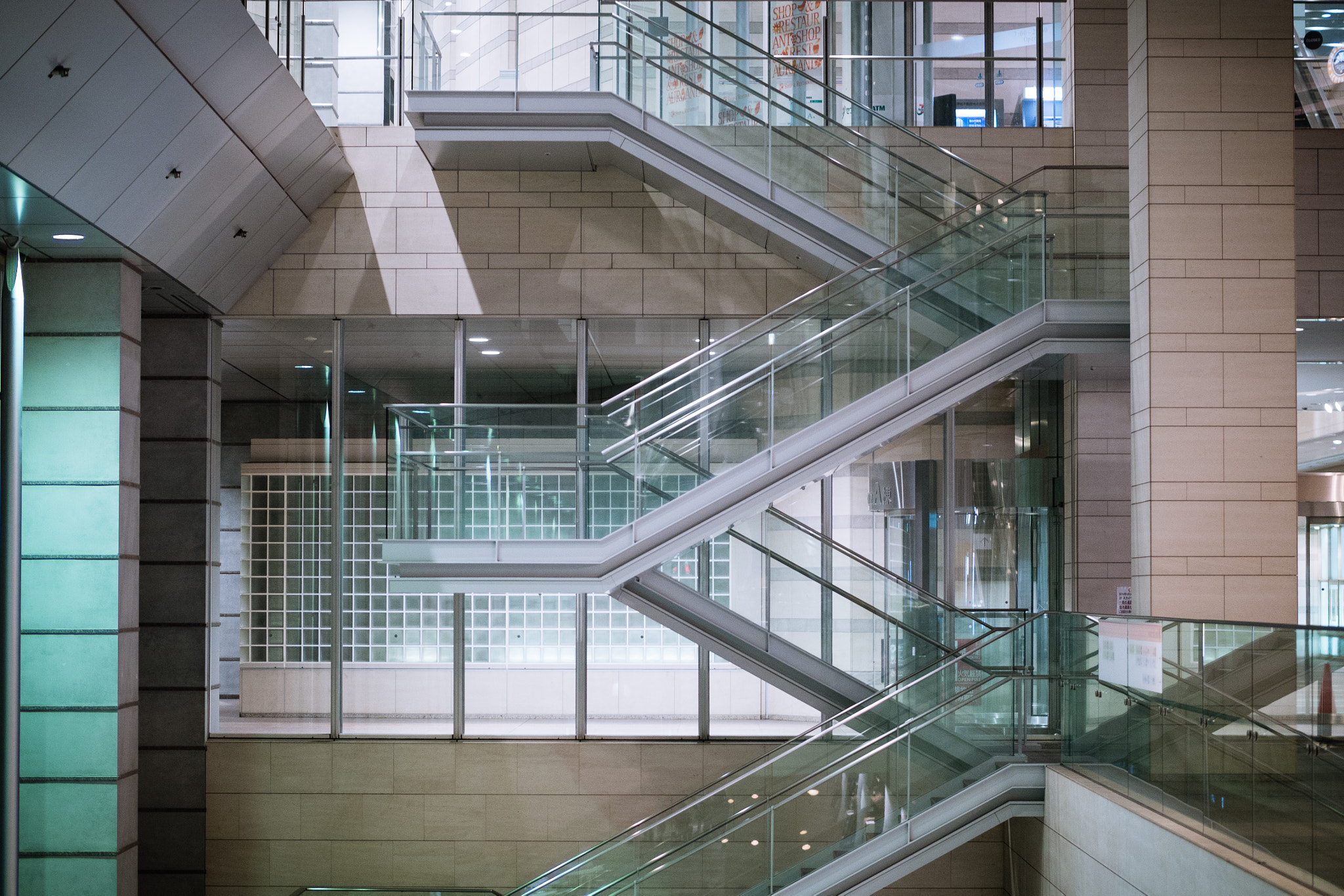 Panasonic Leica DG Nocticron 42.5mm F1.2 ASPH OIS sample photo