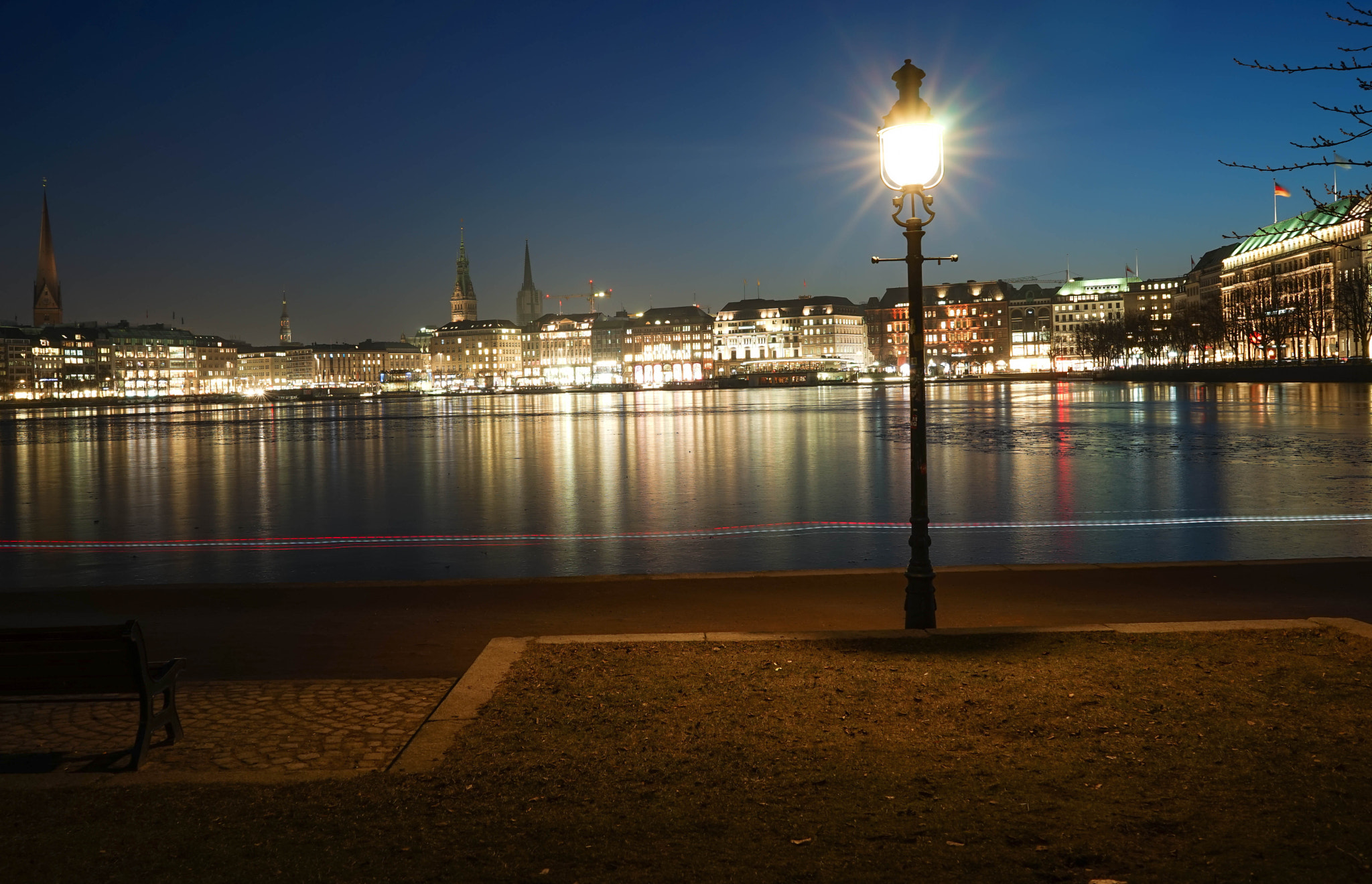 Sony a7 + Sony FE 28mm F2 sample photo. Alster, jungfernstieg, hamburg photography
