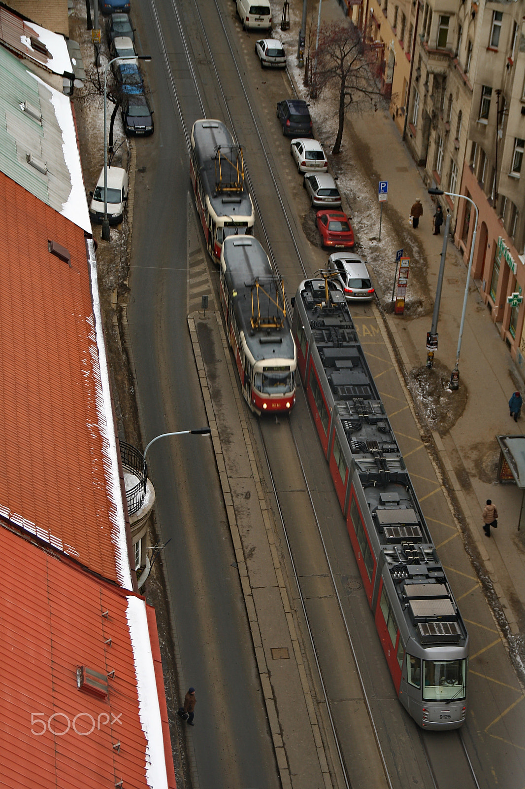 Canon EOS 1000D (EOS Digital Rebel XS / EOS Kiss F) sample photo. Was driving down the street trams... photography