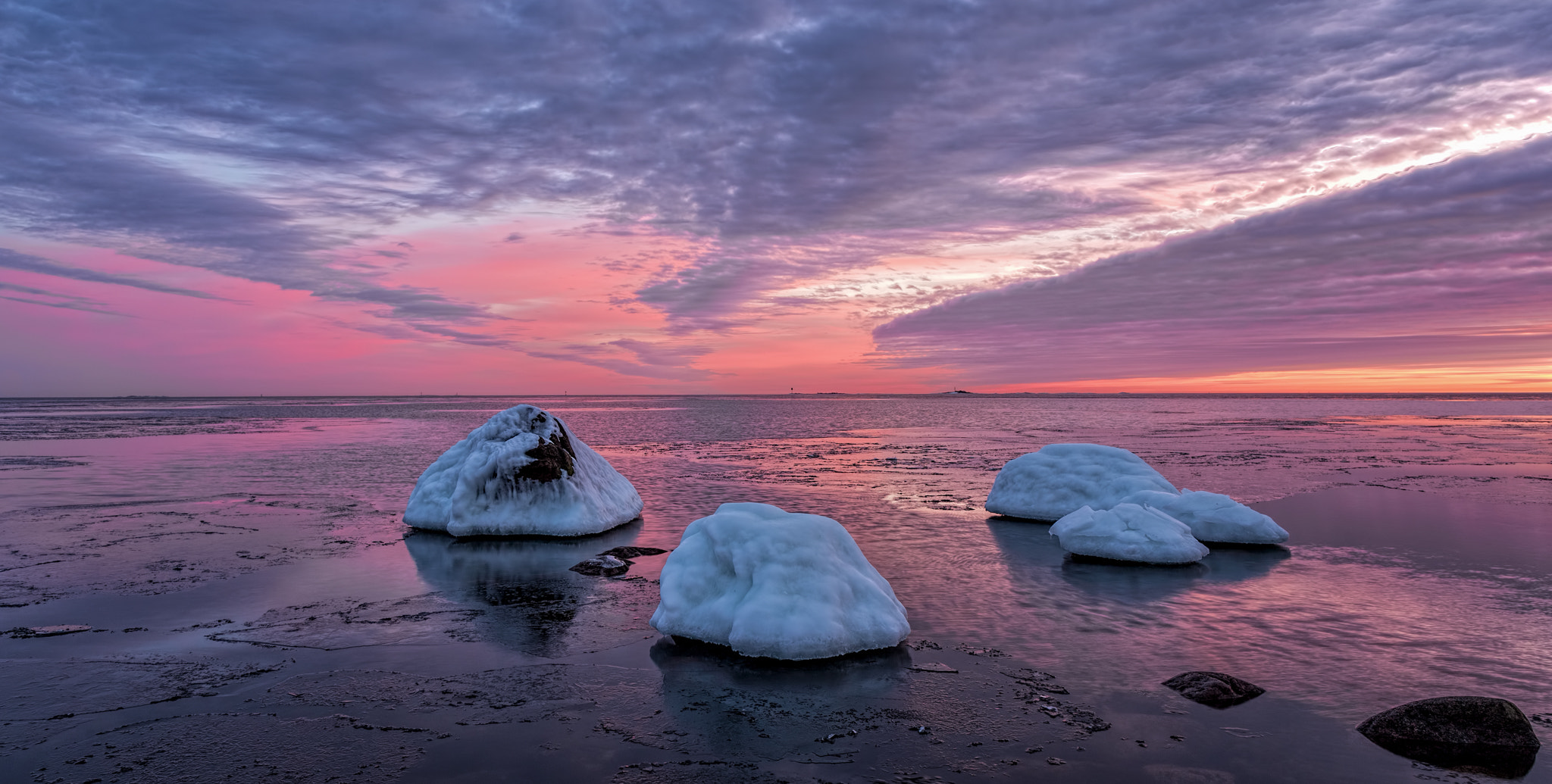 Canon EF 24mm F1.4L II USM sample photo. Winter seascape photography