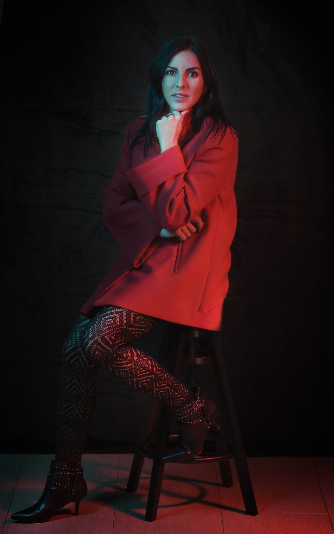 Sigma 70-200mm F2.8 EX DG Macro HSM II sample photo. Red coat photography
