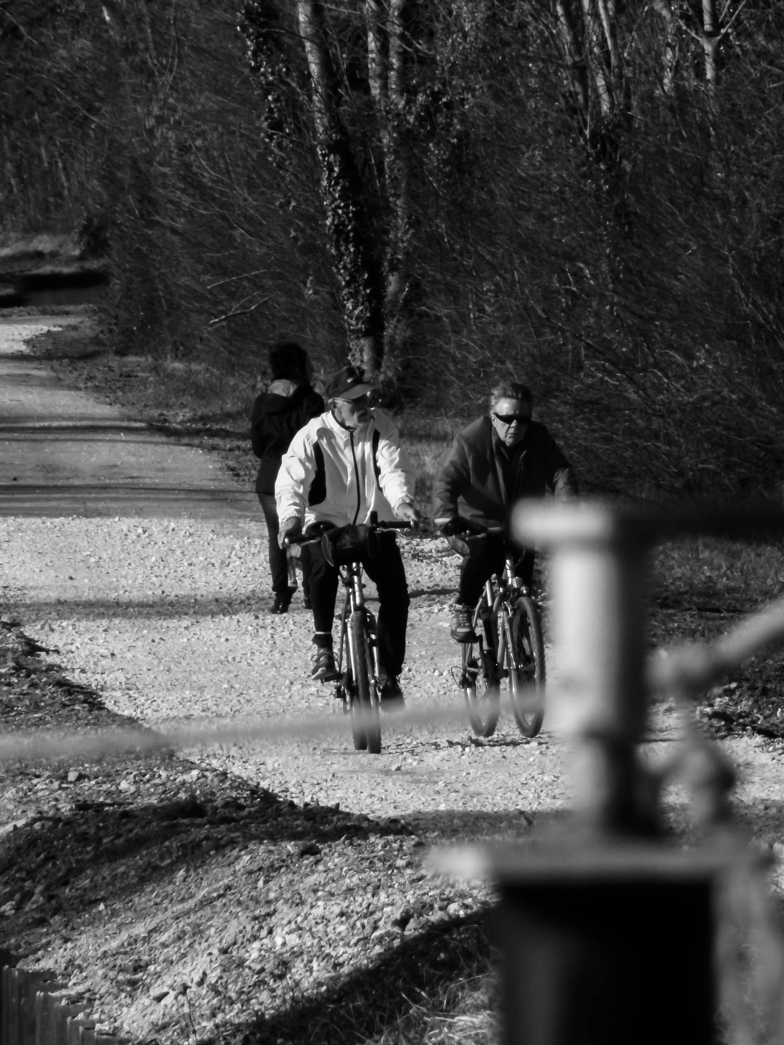 Fujifilm FinePix S4600 sample photo. Moment de vie: des cyclistes photography