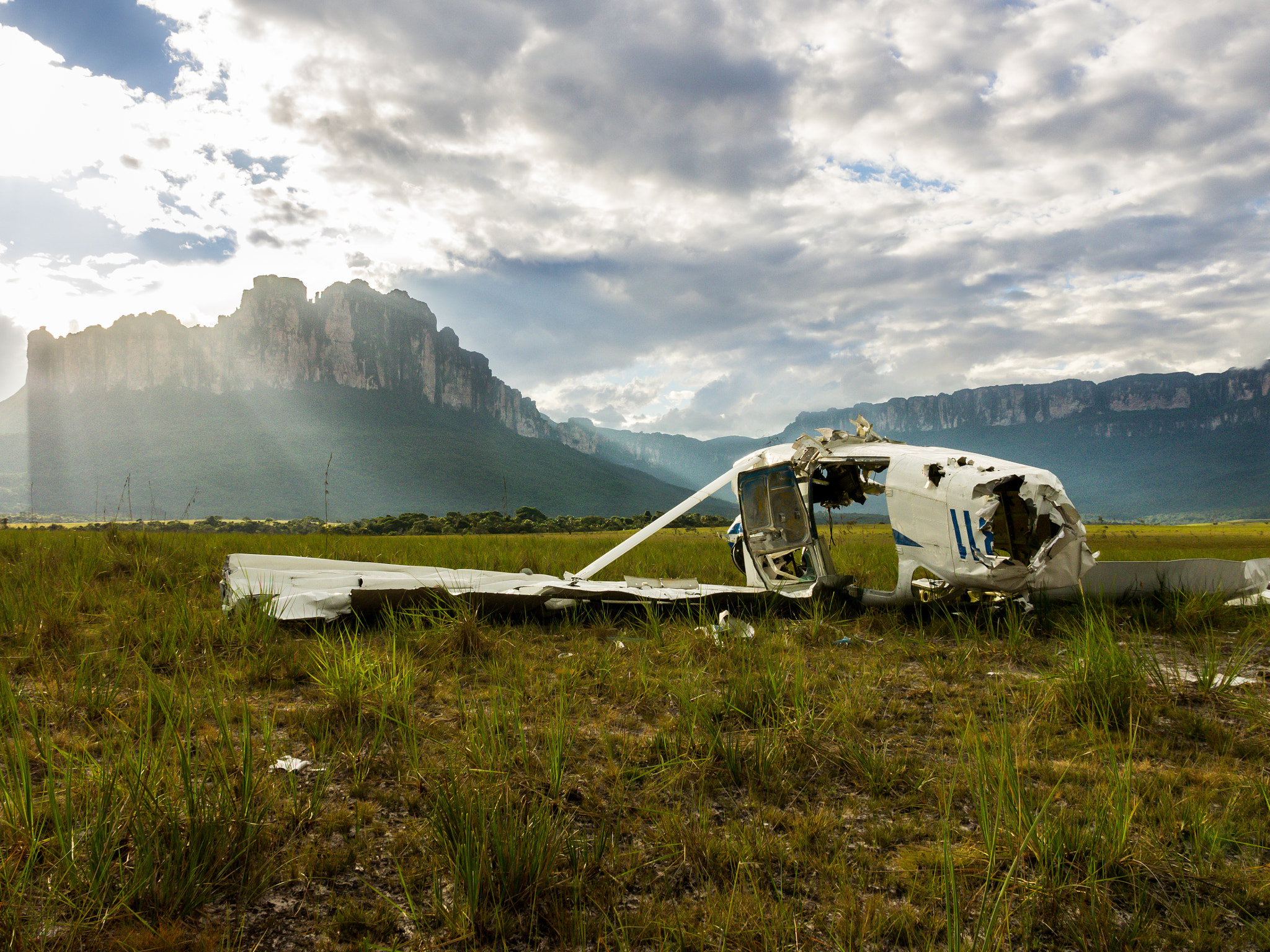 Olympus OM-D E-M1 sample photo. Cessna wreck photography