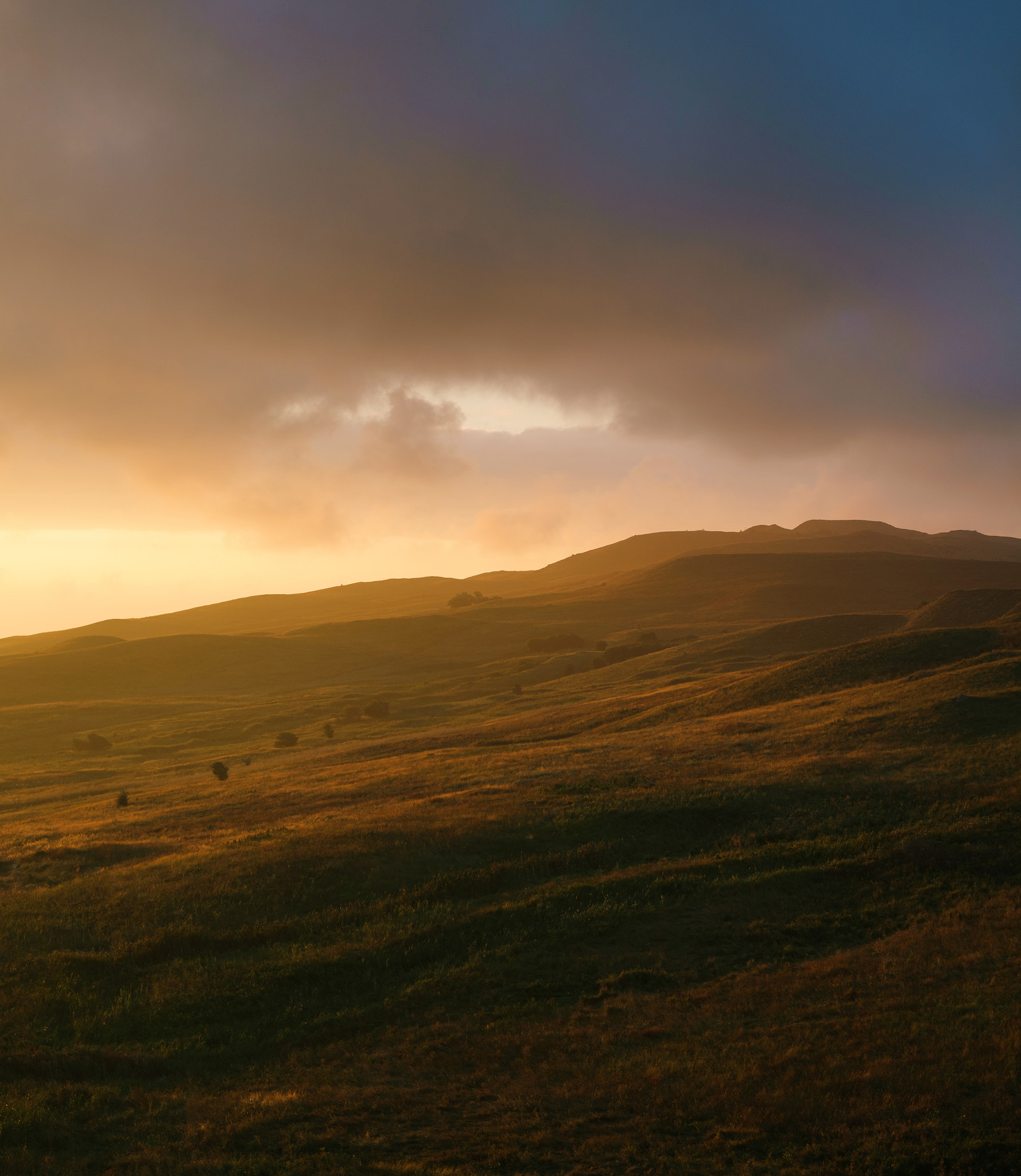 Fujifilm X-E1 + Fujifilm XF 50-140mm F2.8 R LM OIS WR sample photo. Hills photography