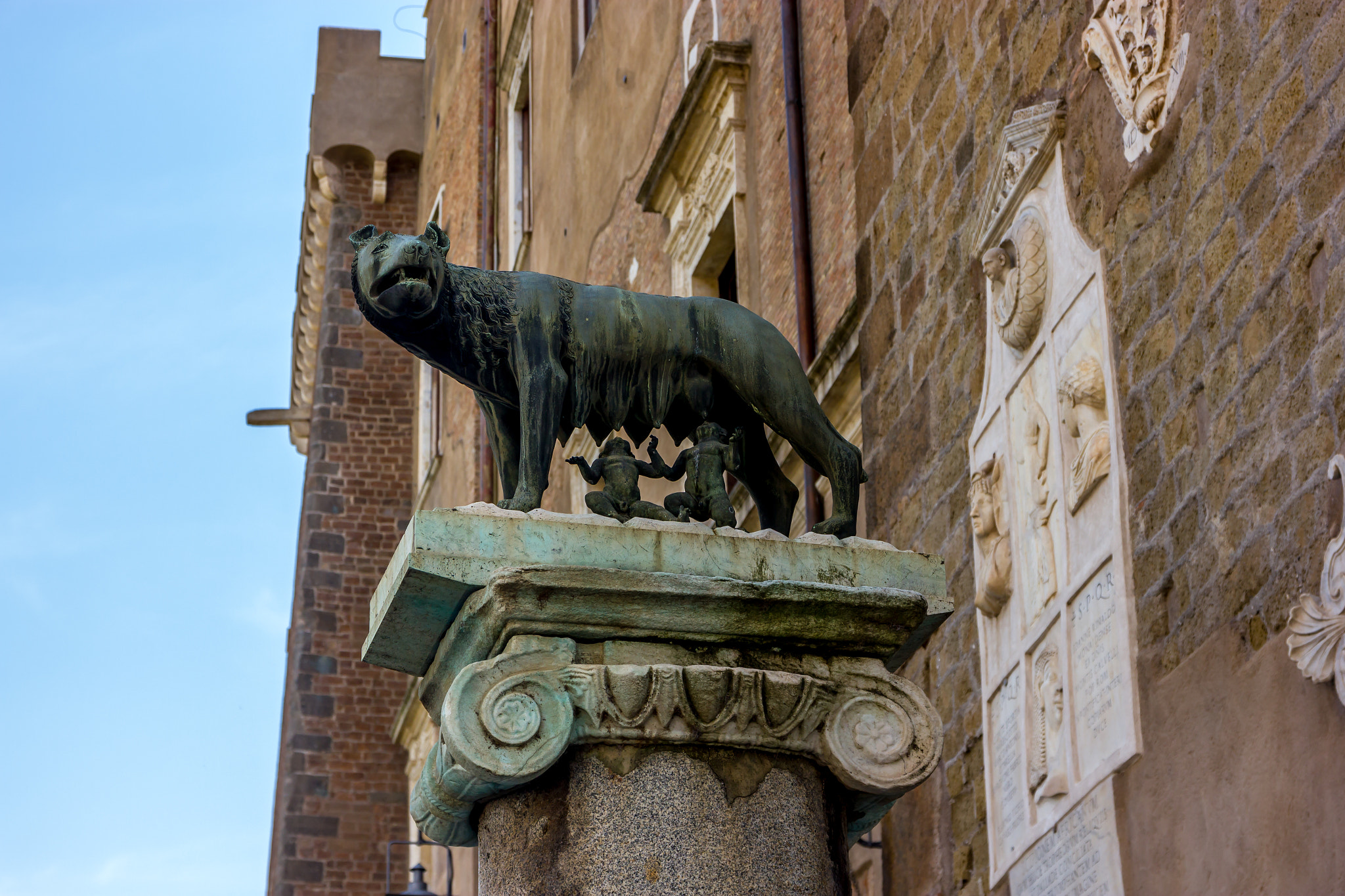 Canon EOS 550D (EOS Rebel T2i / EOS Kiss X4) sample photo. Romulus and remus, rome photography
